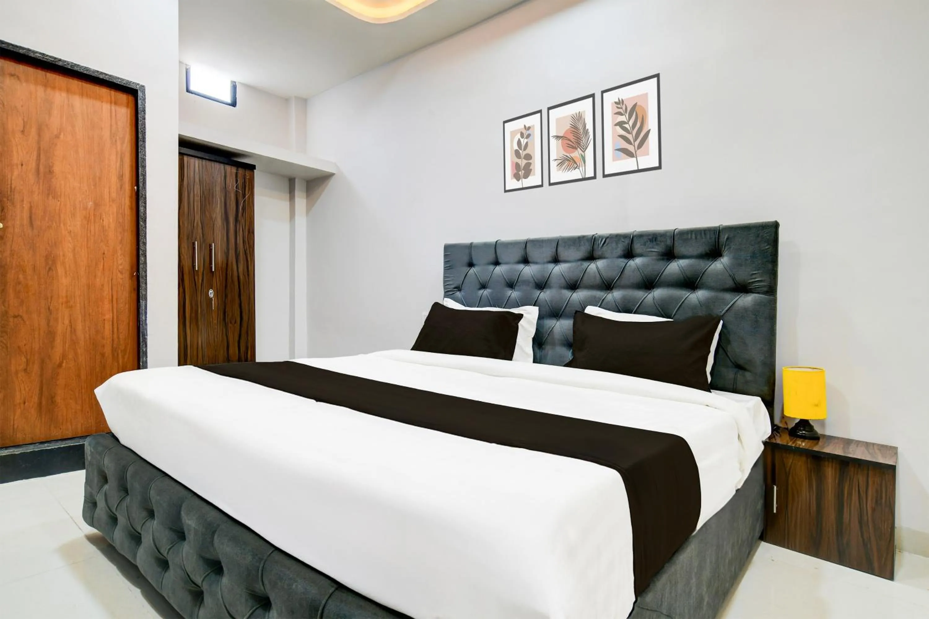 Bedroom, Bed in Hotel O D.V Near Medanta Hospital Indore