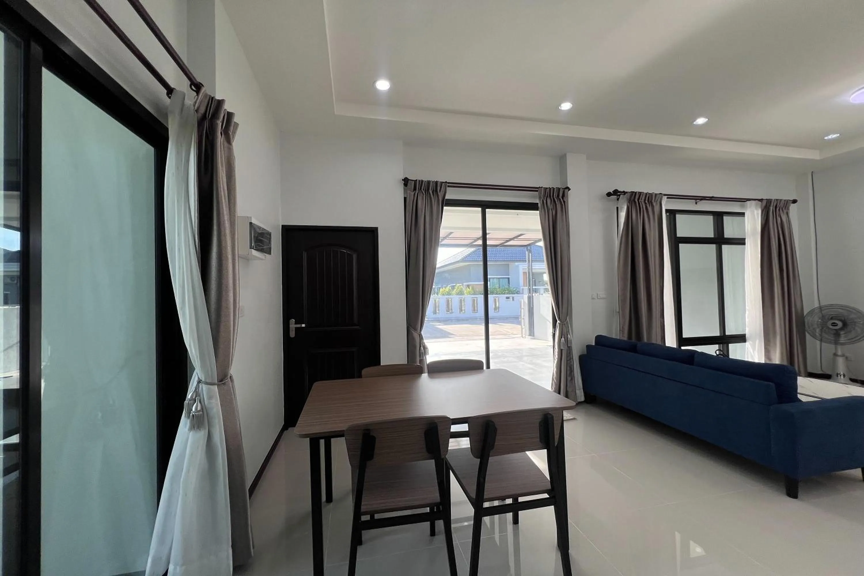 Living room, Bed in POOMe House