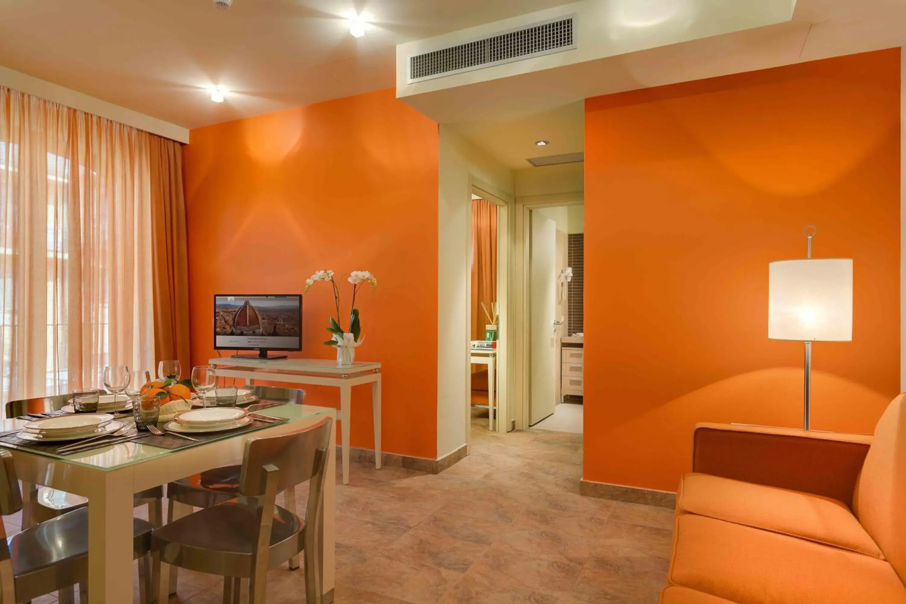 Two-Bedroom Apartment in PopArtment Two-Bedroom Apartment in PopArtment