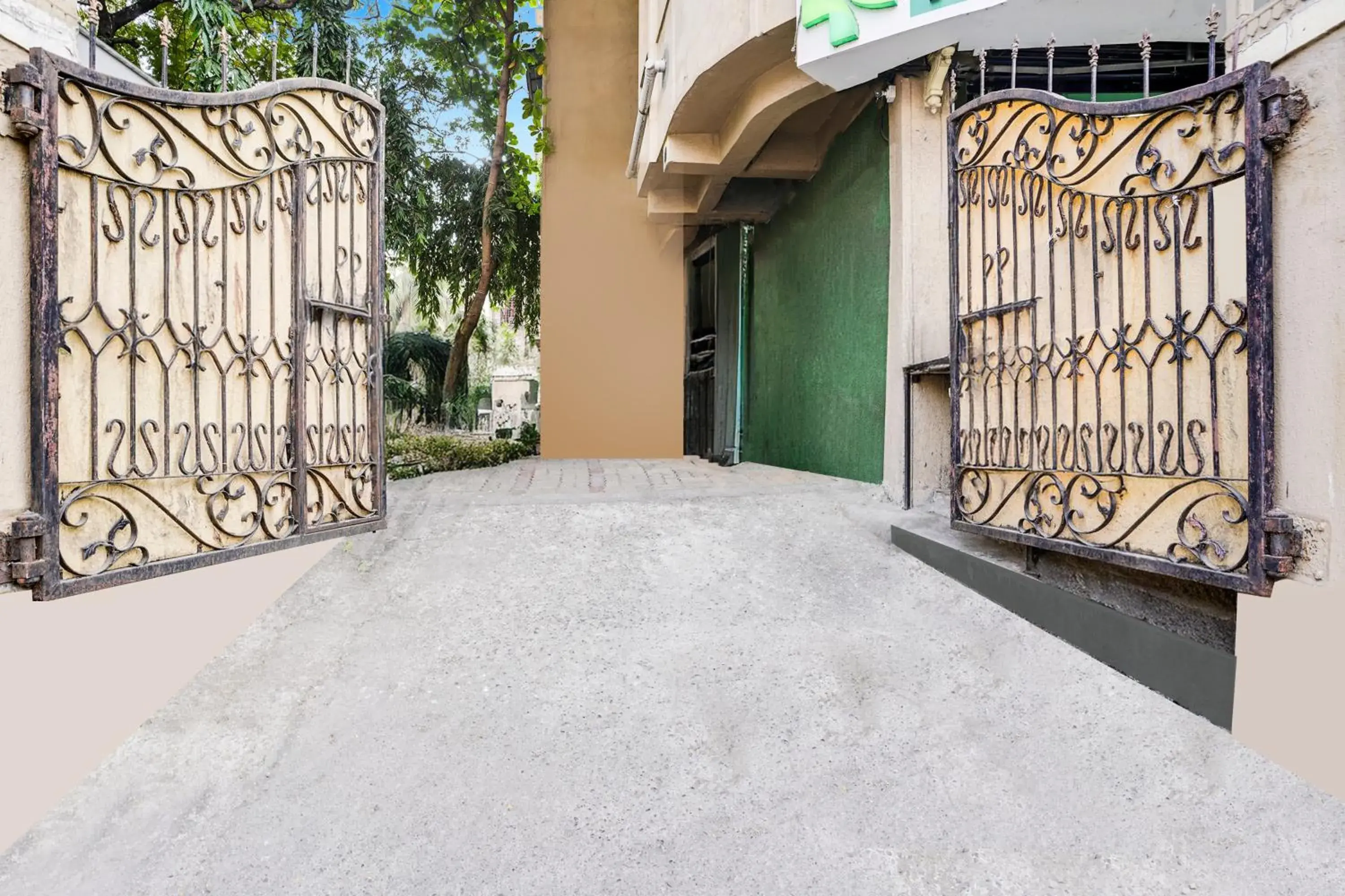 Facade/entrance in Super Collection O Andheri Near Western Express Highway Facade/entrance in Super Collection O Andheri Near Western Express Highway