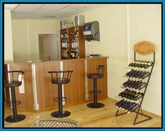 Lounge or bar in Montenegro Inn