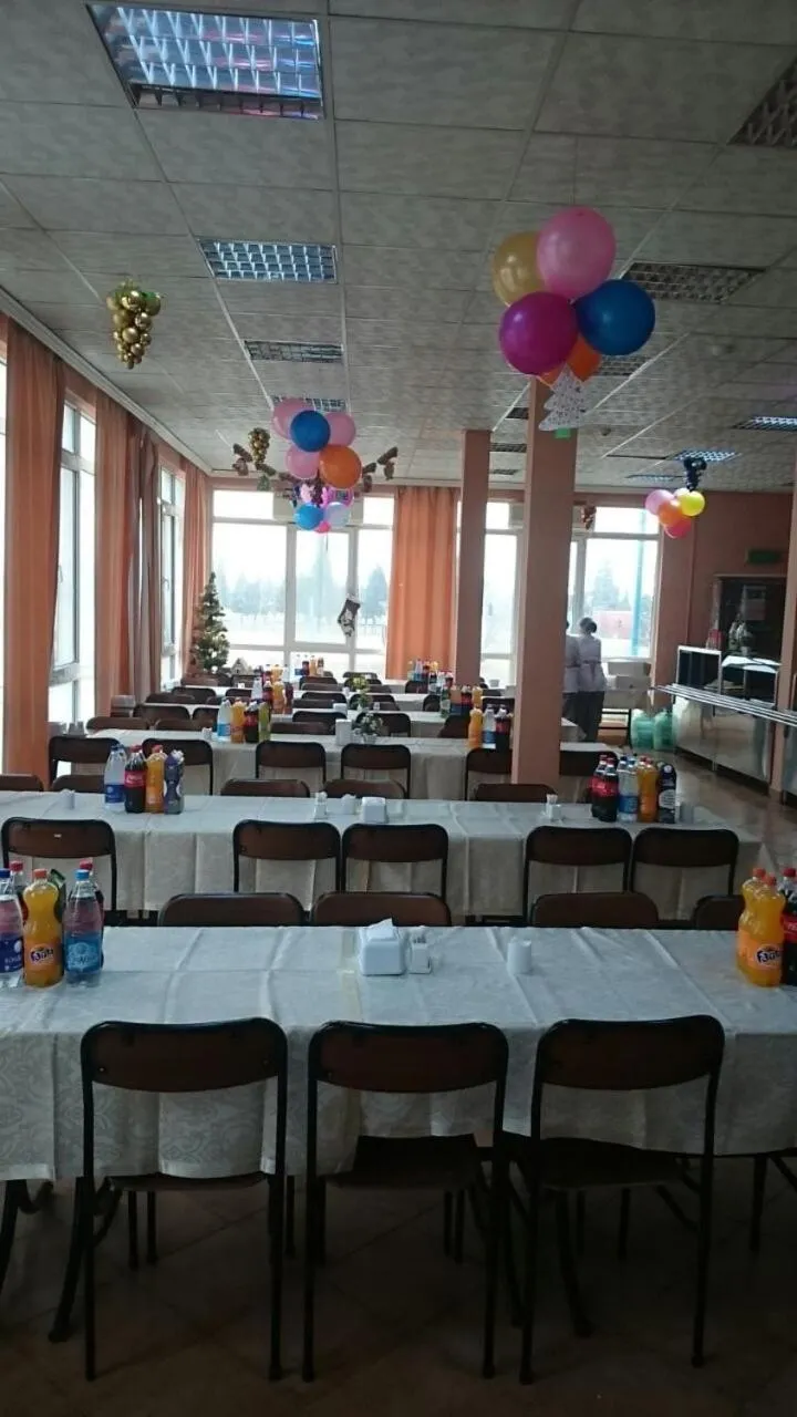 Restaurant/places to eat in Montenegro Inn