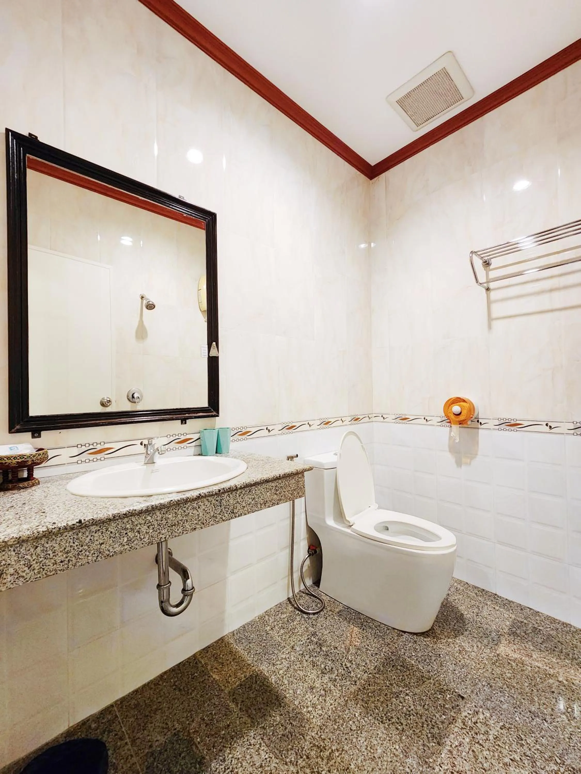 Toilet in Phaithong Sotel Resort