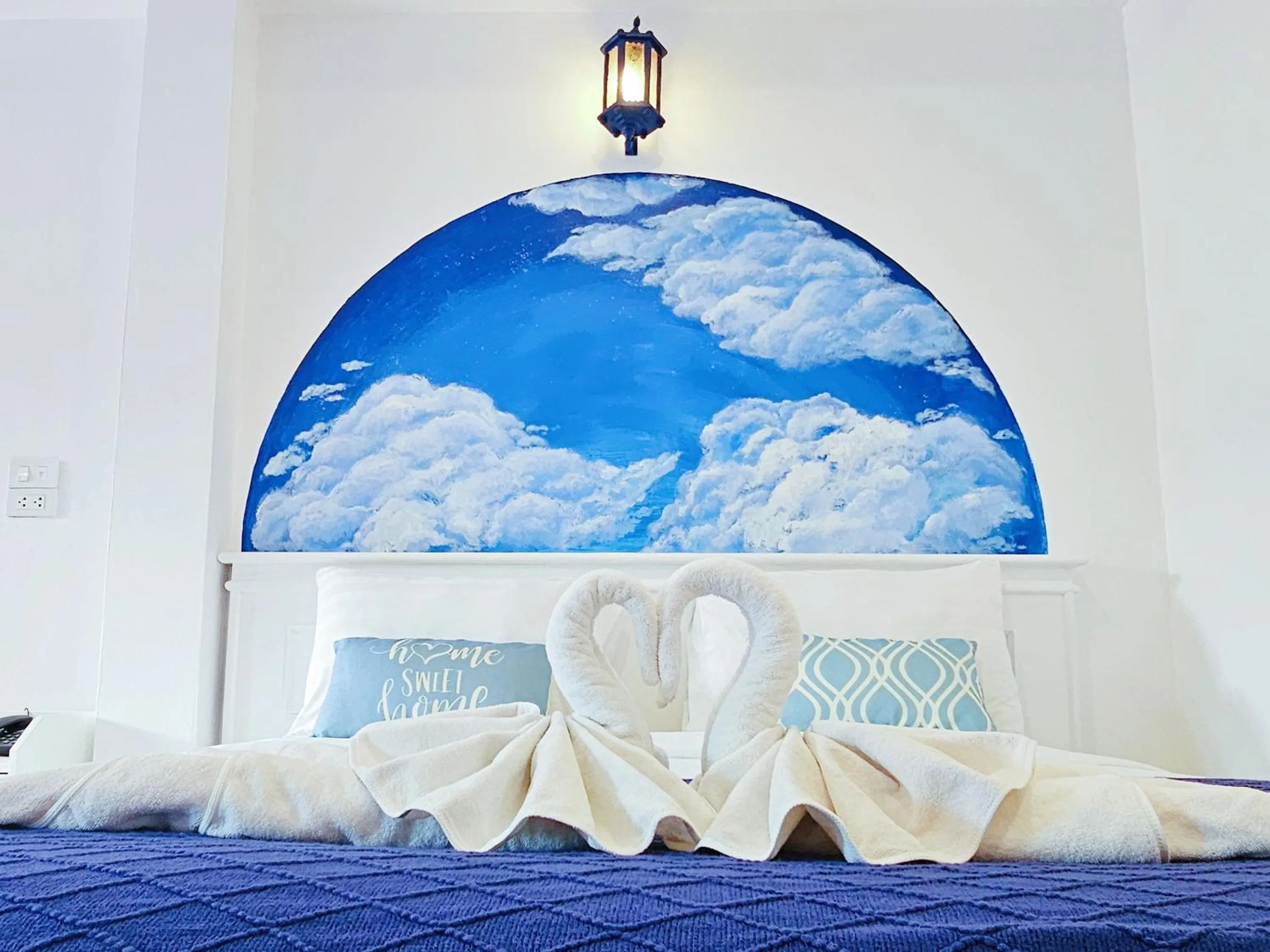 Bathroom, Bed in Phaithong Sotel Resort