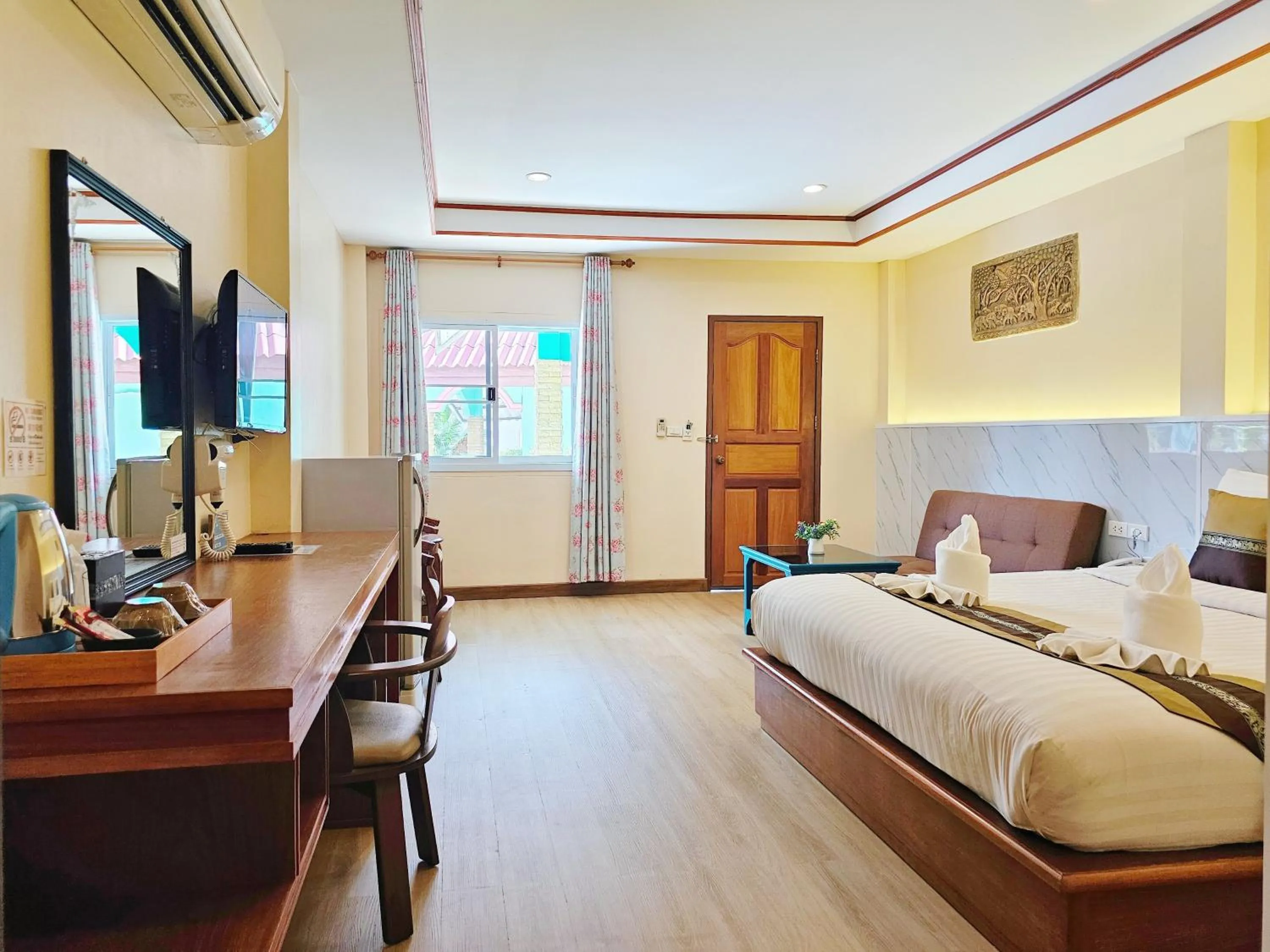 Bedroom, Bed in Phaithong Sotel Resort
