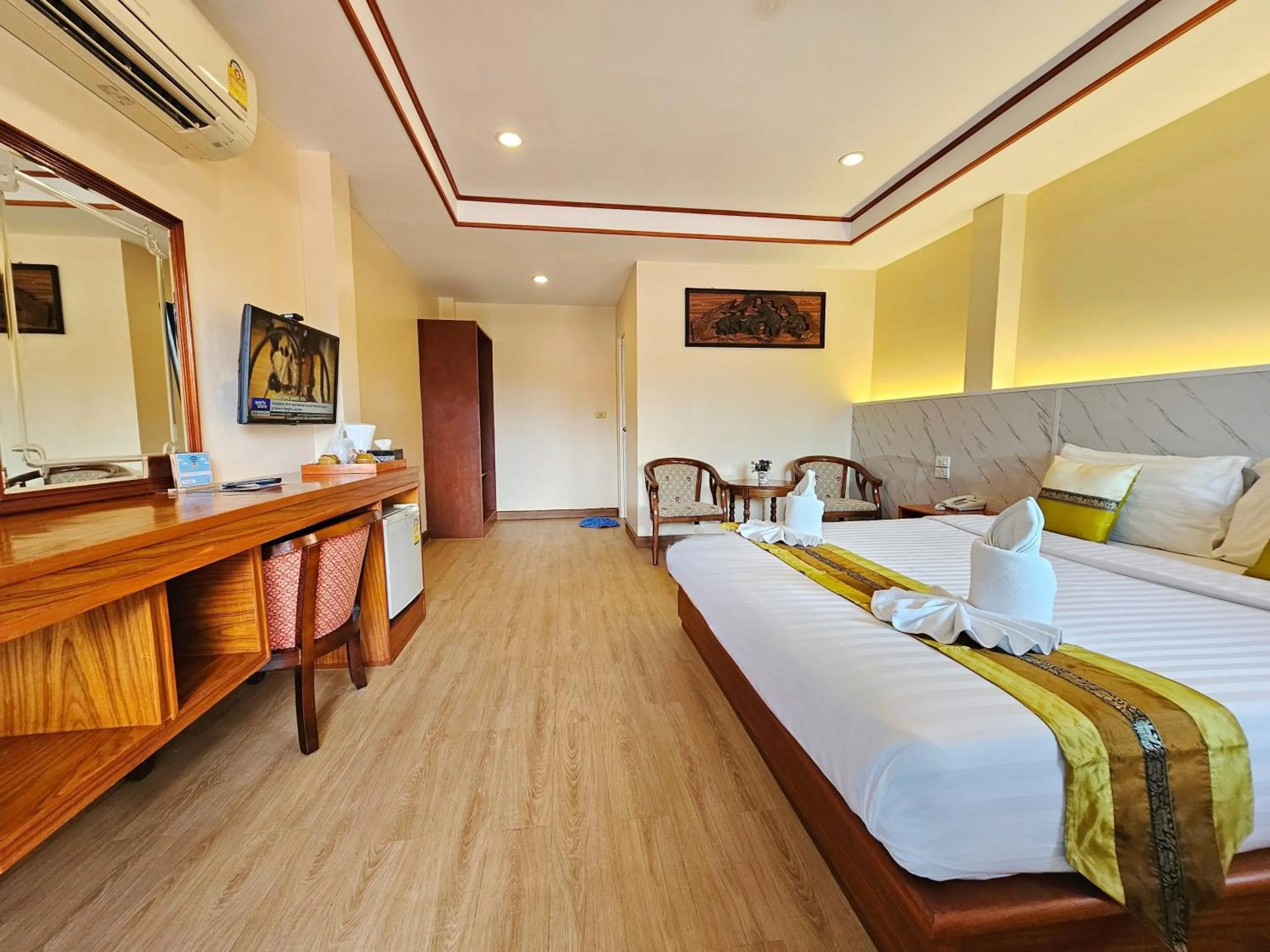 Photo of the whole room, Bed in Phaithong Sotel Resort