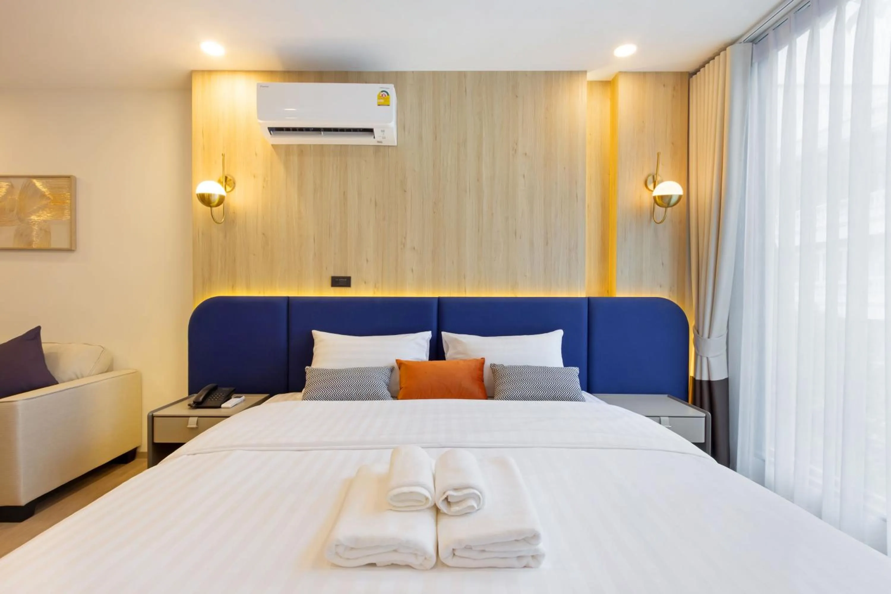 Bed in Aquila Hotel Bangkok