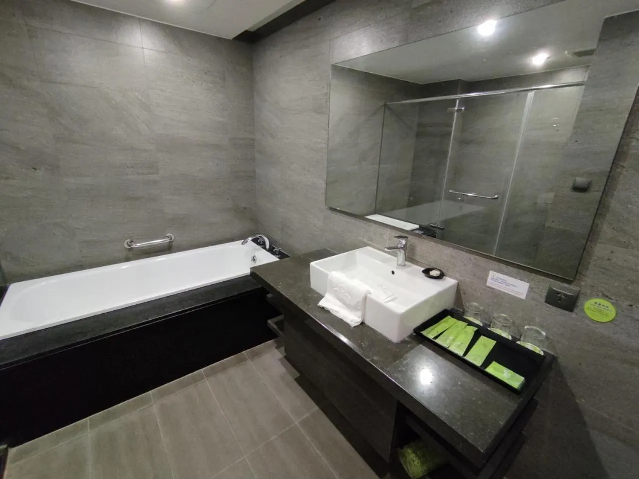 Hualien Holiday Hotel