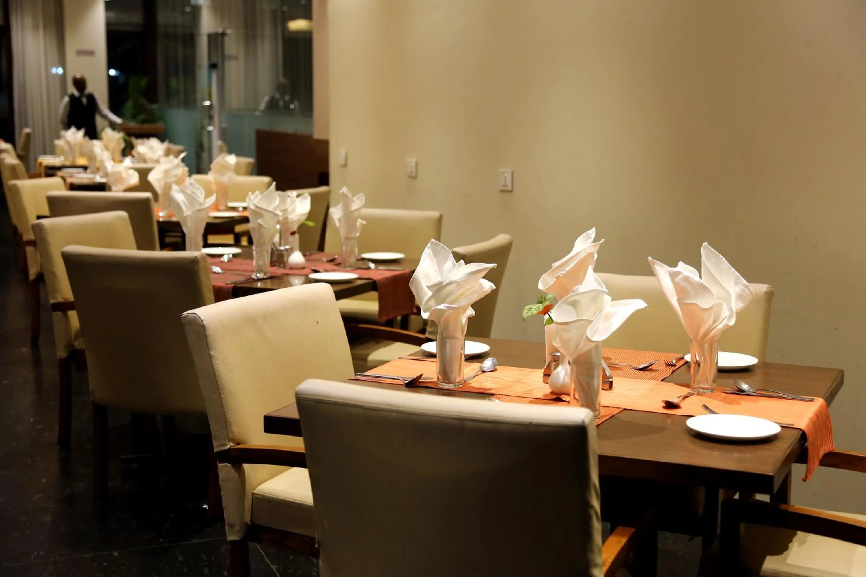 Restaurant/places to eat in Hotel Eefa