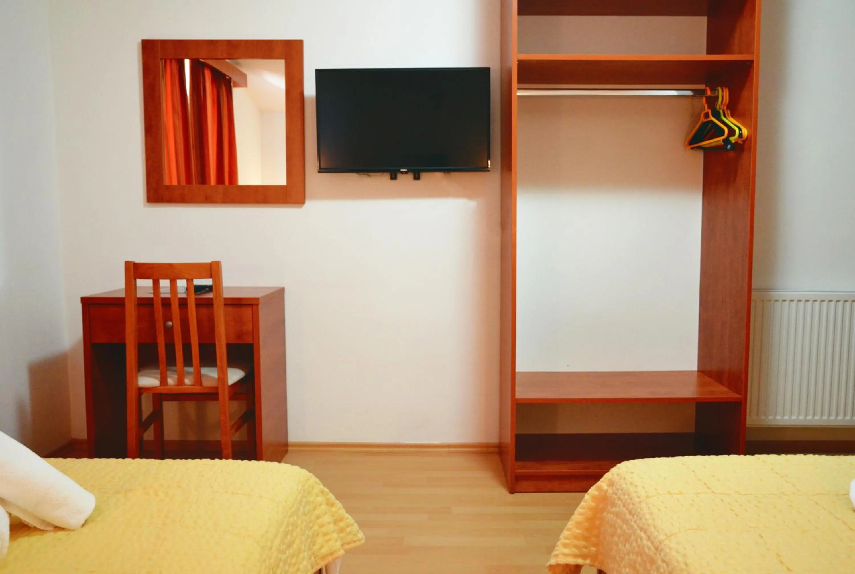 Photo of the whole room, Bed in Hotel Quattro Medjugorje