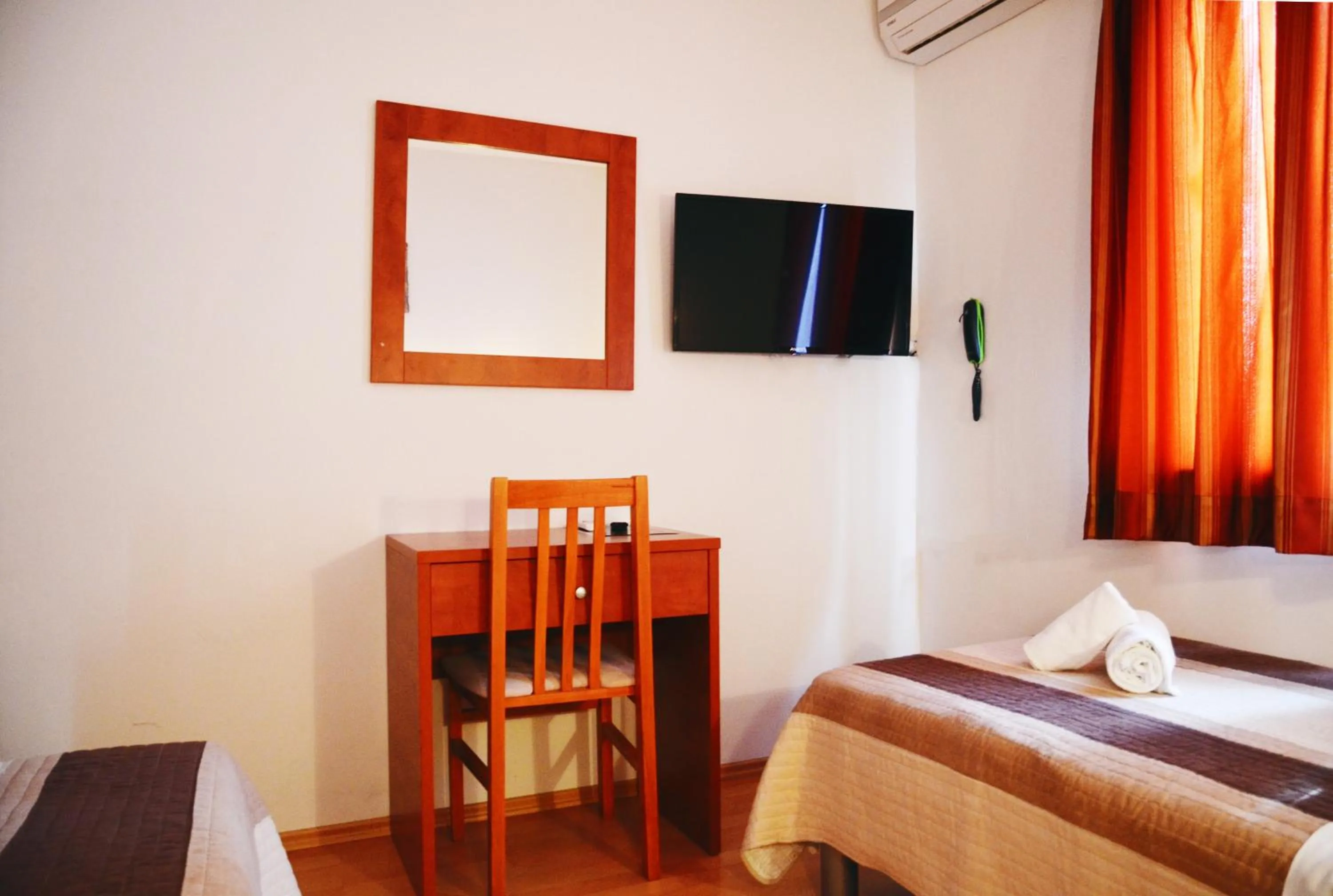 TV and multimedia, Bed in Hotel Quattro Medjugorje