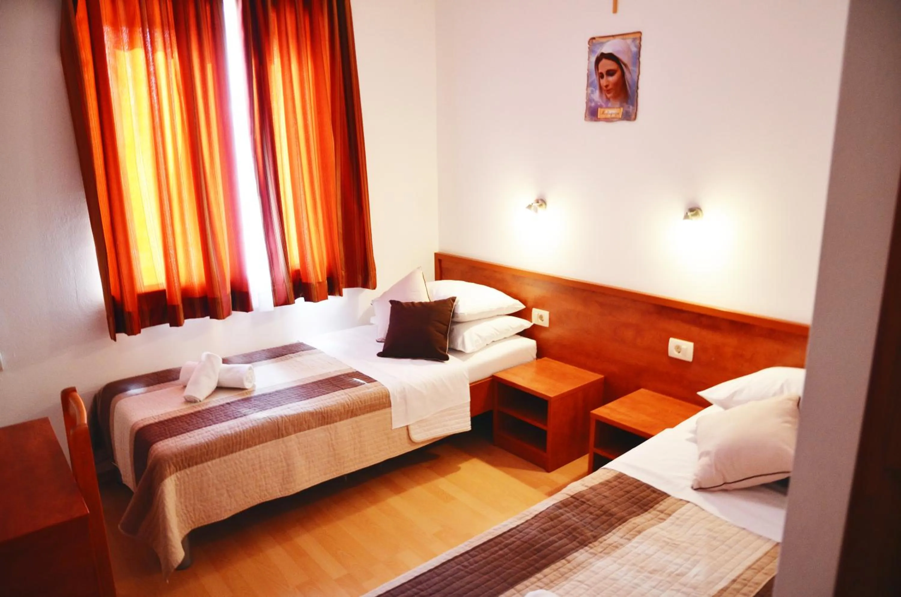 Photo of the whole room, Bed in Hotel Quattro Medjugorje