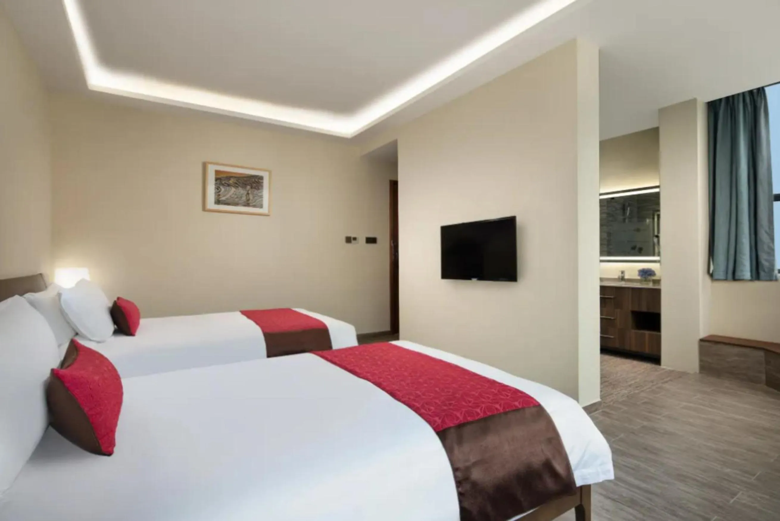 Photo of the whole room, Bed in Ramadaencore By Wyndham Shanghai Pud ong Airport -Provide free 24hour shuttle bus service for airport pick-up and drop-off at Pud ong Airport