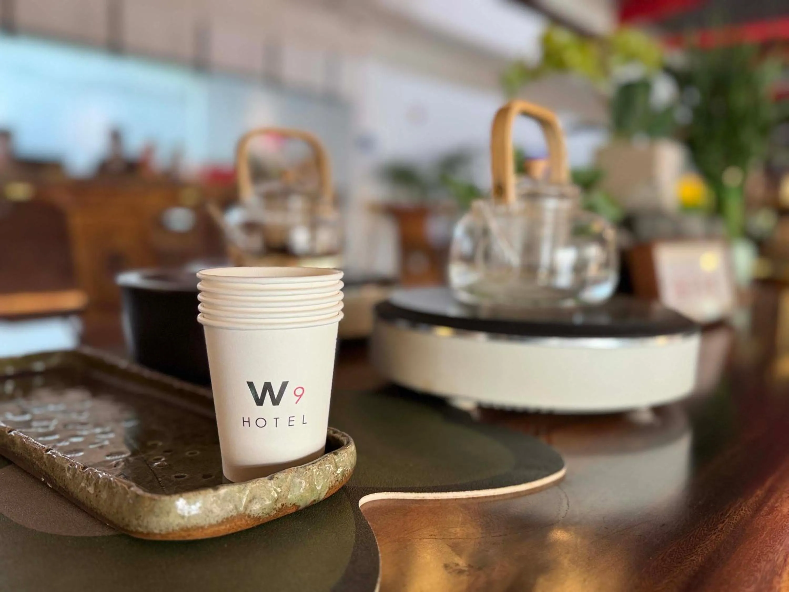 Food and drinks in Ramadaencore By Wyndham Shanghai Pud ong Airport -Provide free 24hour shuttle bus service for airport pick-up and drop-off at Pud ong Airport