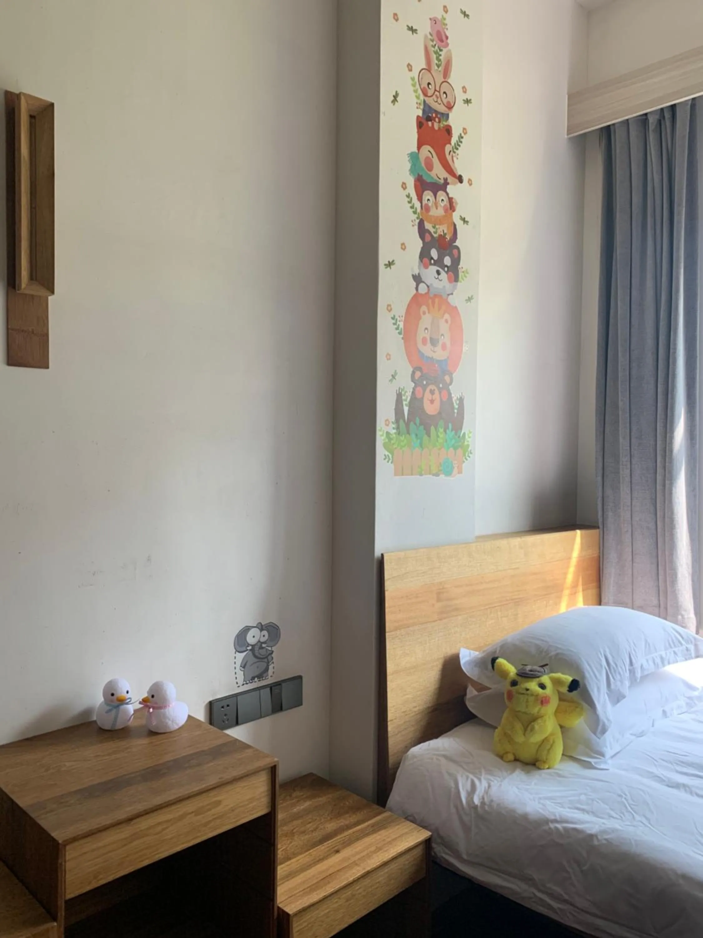 Bedroom, Bed in Ramadaencore By Wyndham Shanghai Pud ong Airport -Provide free 24hour shuttle bus service for airport pick-up and drop-off at Pud ong Airport