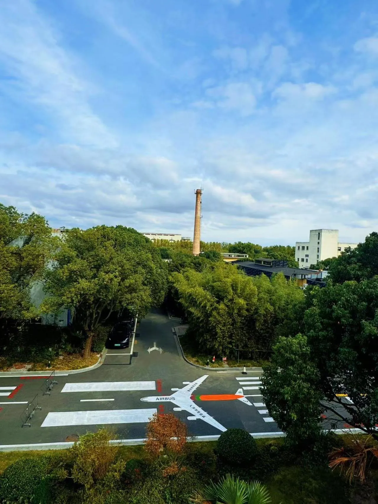 Property building in Ramadaencore By Wyndham Shanghai Pud ong Airport -Provide free 24hour shuttle bus service for airport pick-up and drop-off at Pud ong Airport