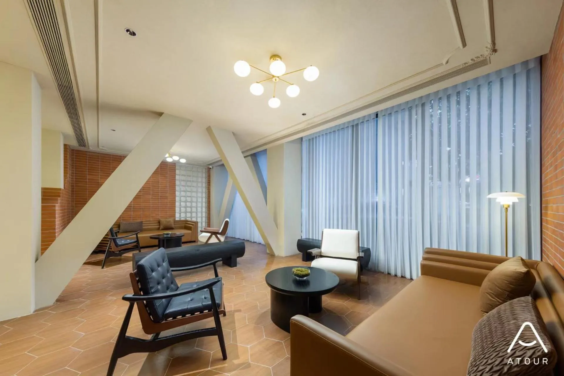 Atour Hotel Shanghai Jing'an IMIX Park