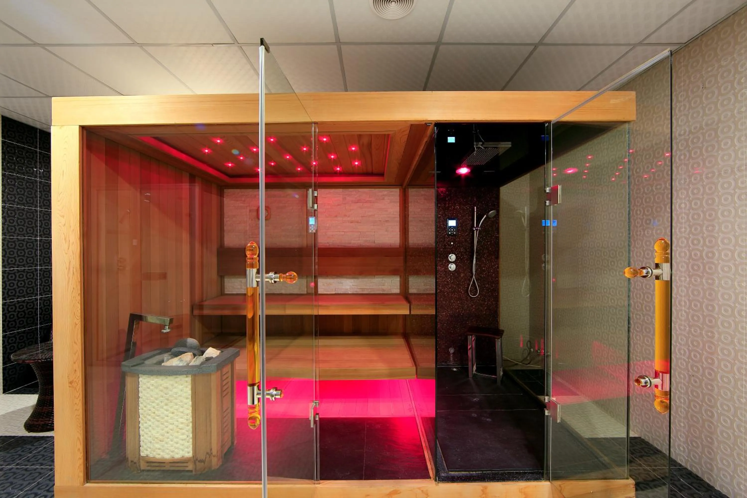 Sauna in Damas International Hotel