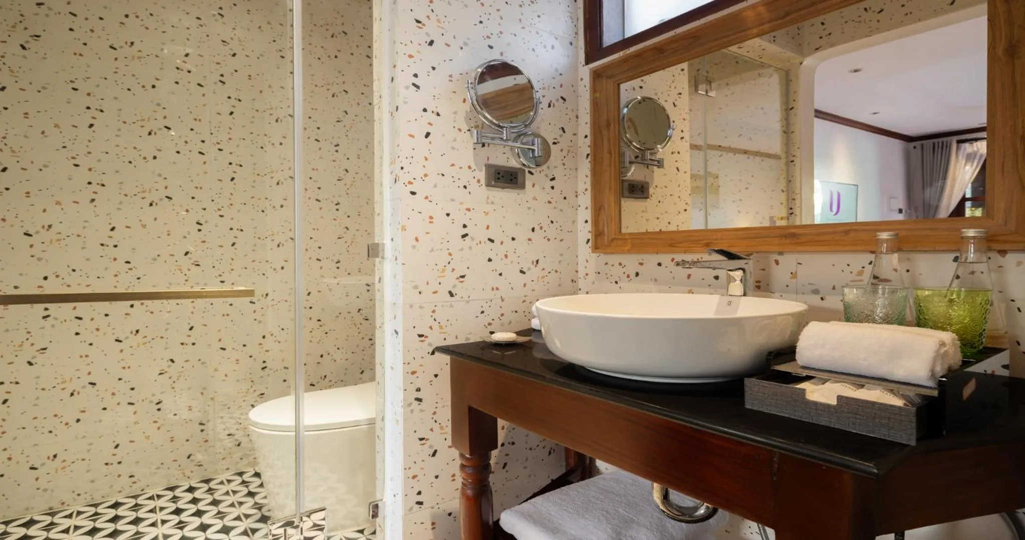 Bathroom in U Luang Prabang