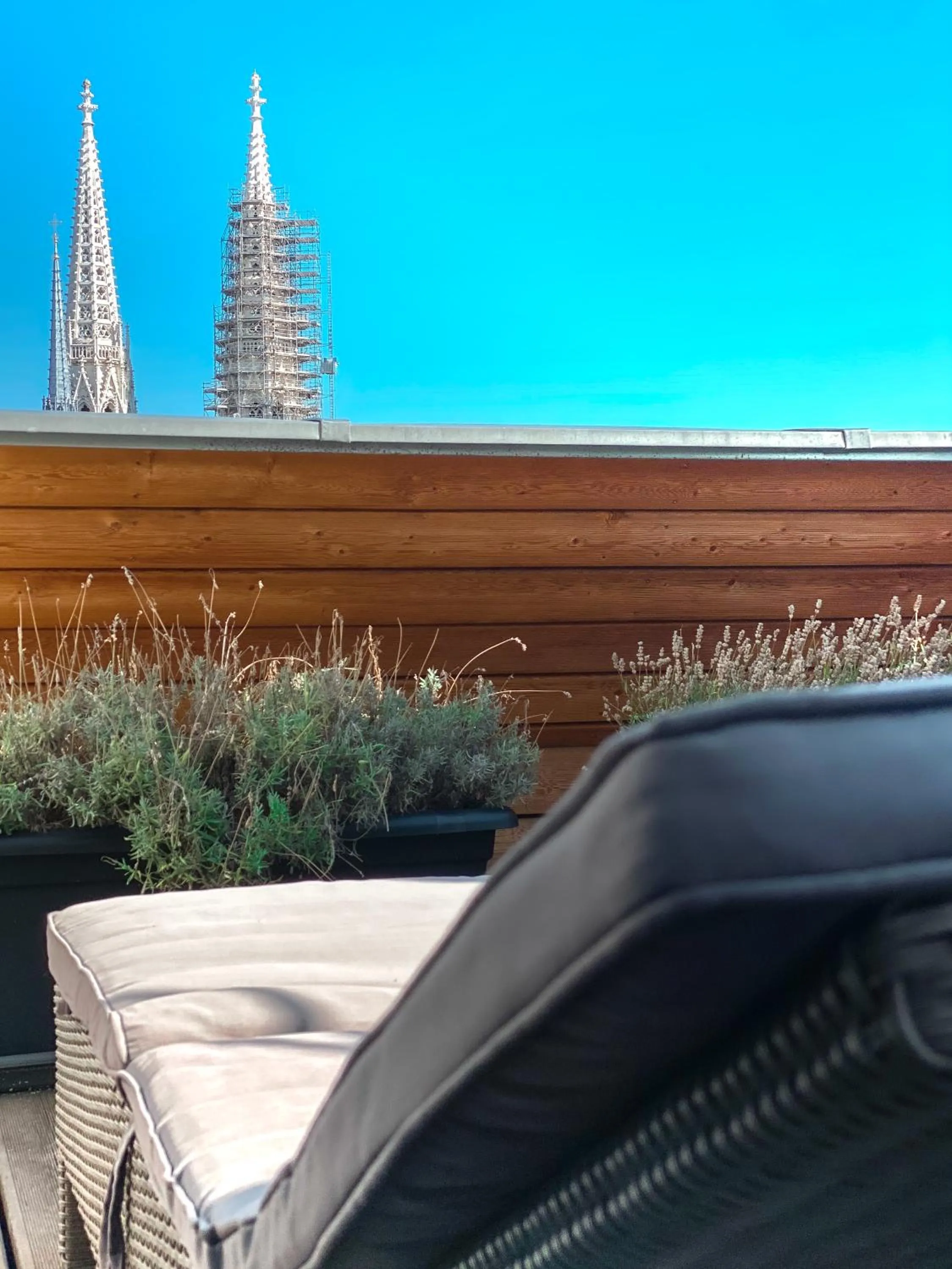 Property building in Abieshomes Serviced Apartments - Votivpark