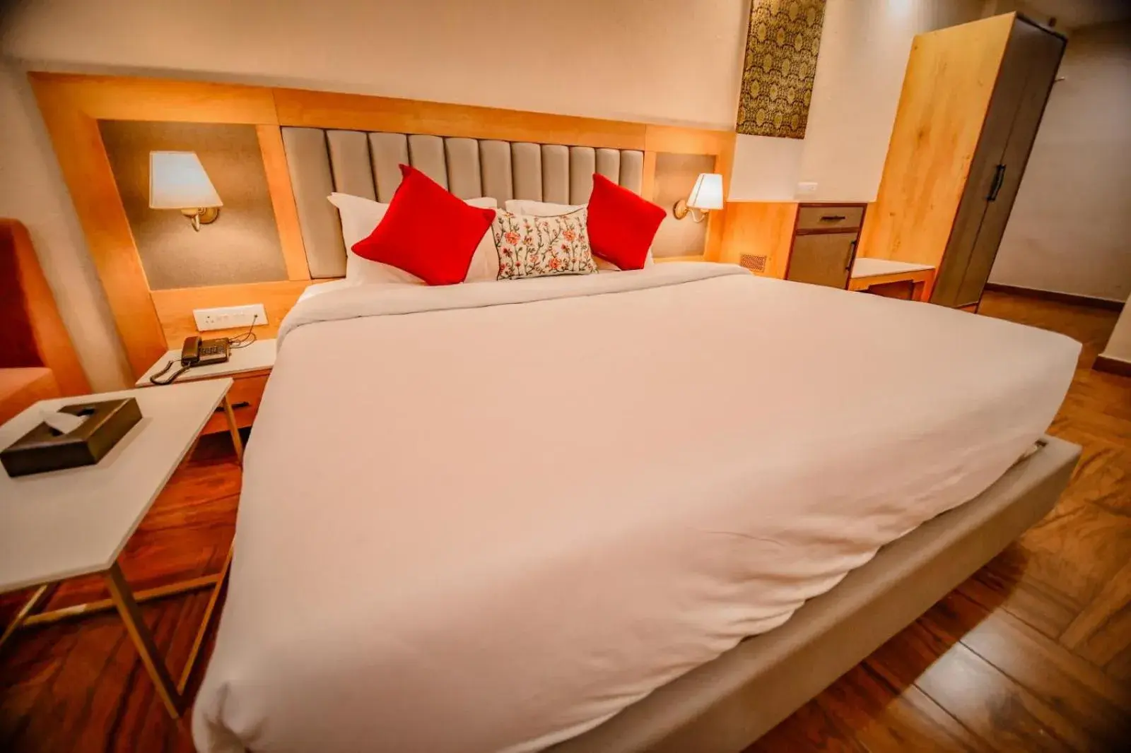 Photo of the whole room, Bed in Hotel Aviral Ganga Photo of the whole room, Bed in Hotel Aviral Ganga