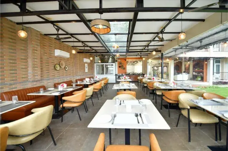 Restaurant/places to eat in Hotel Aviral Ganga Restaurant/places to eat in Hotel Aviral Ganga