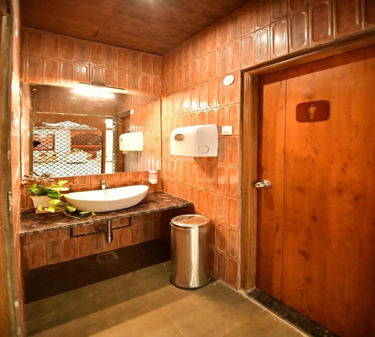 Bathroom in Hotel Aviral Ganga