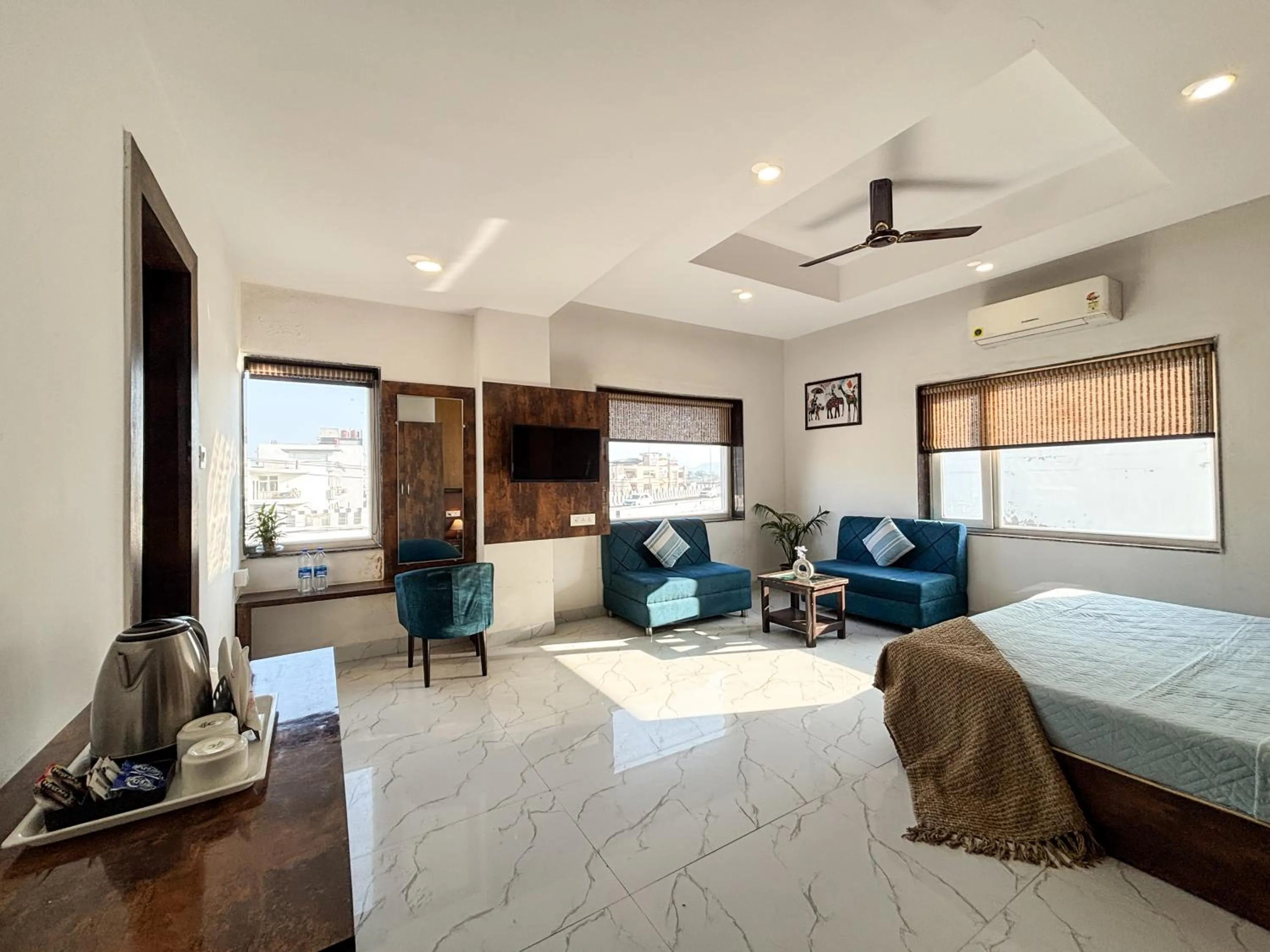 Bed in Hotel Shoolin Suites Boutique Haridwar