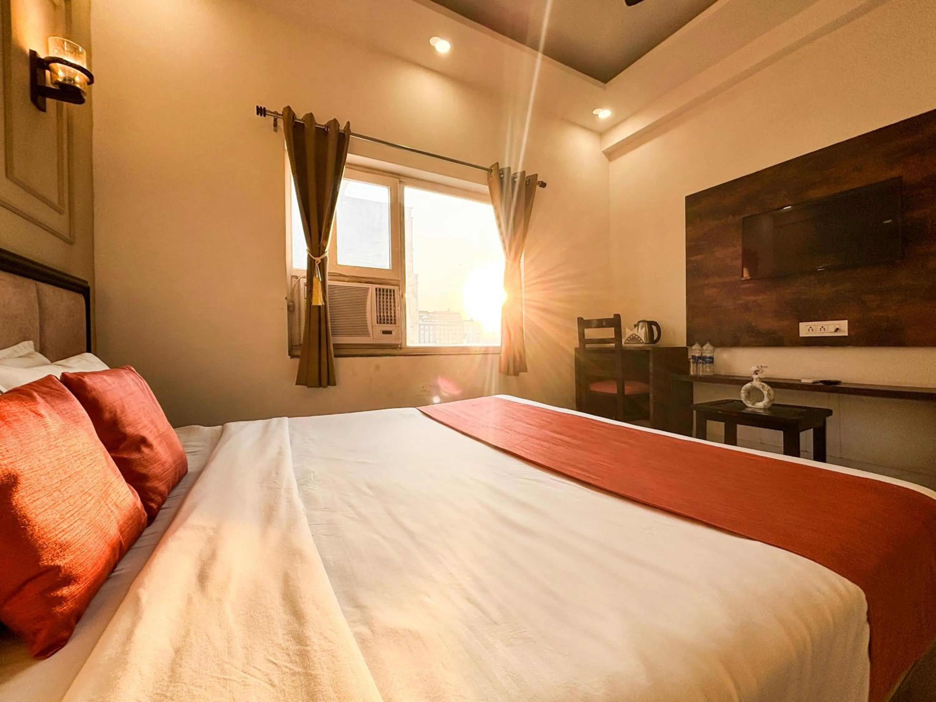 Bed in Hotel Shoolin Suites Boutique Haridwar