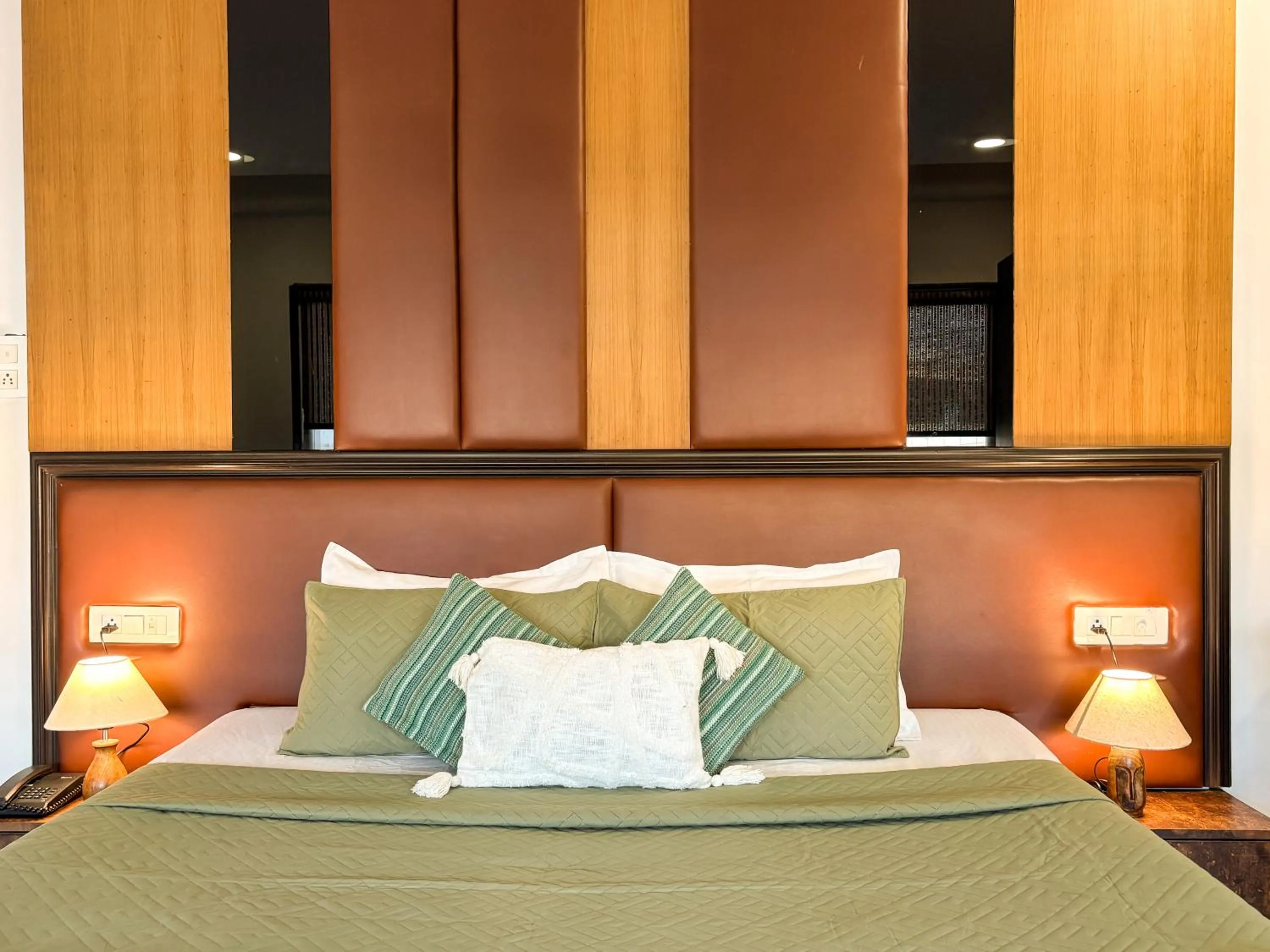 Bed in Hotel Shoolin Suites Boutique Haridwar