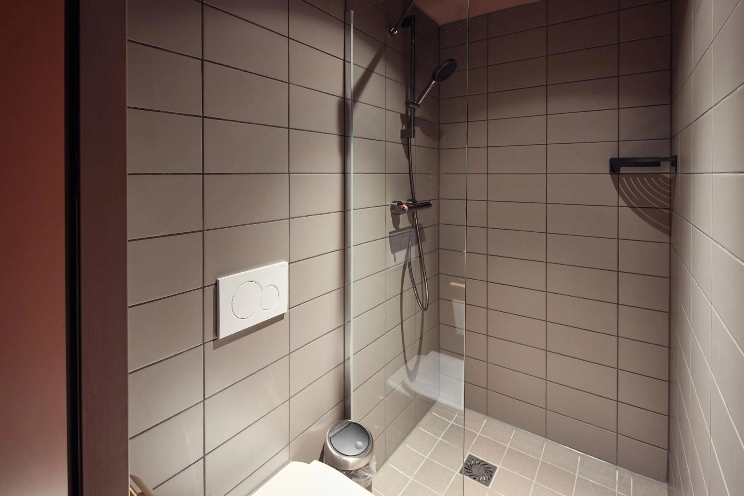 Shower in The Elephant Hostel