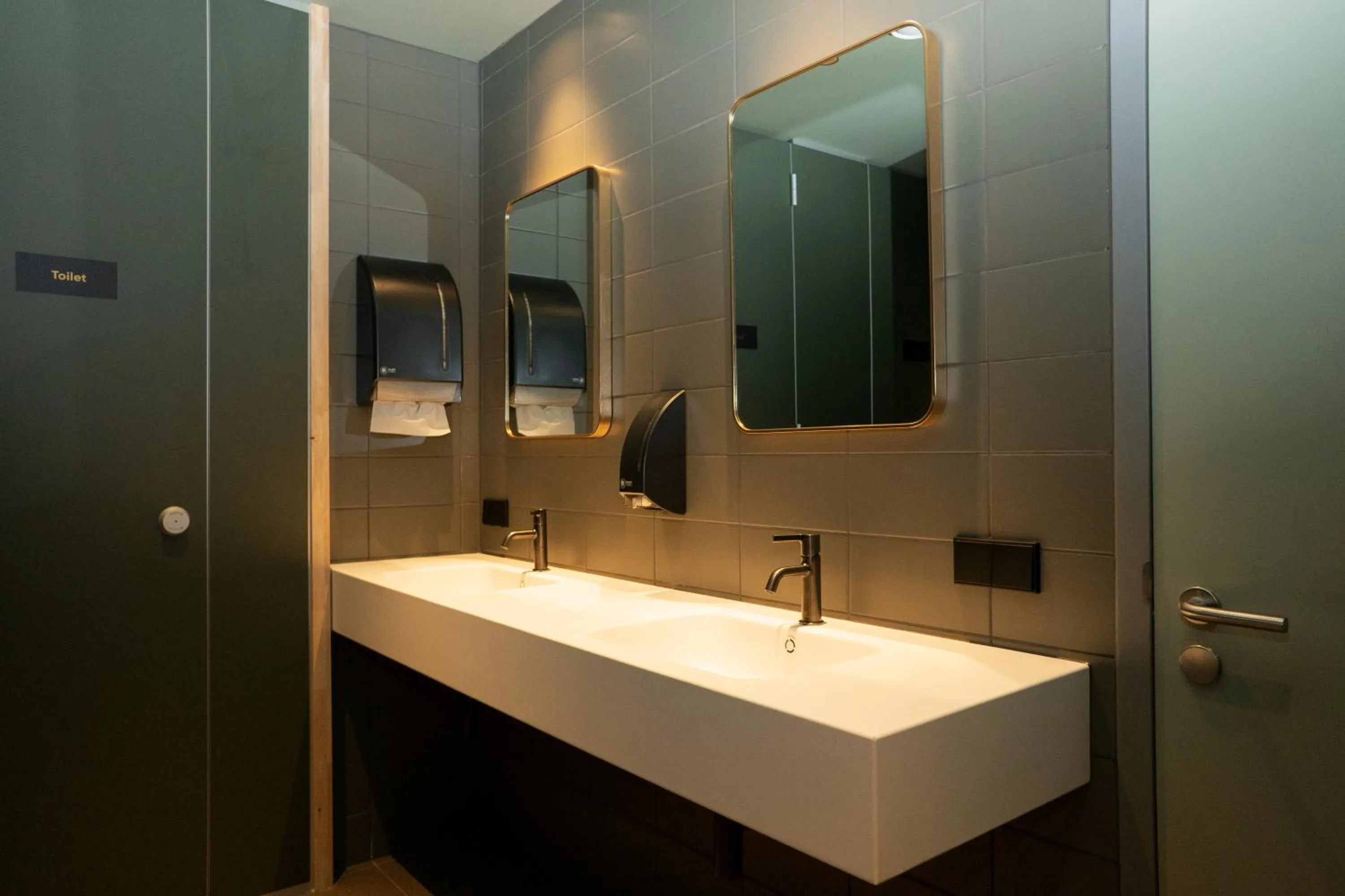 Bathroom in The Elephant Hostel