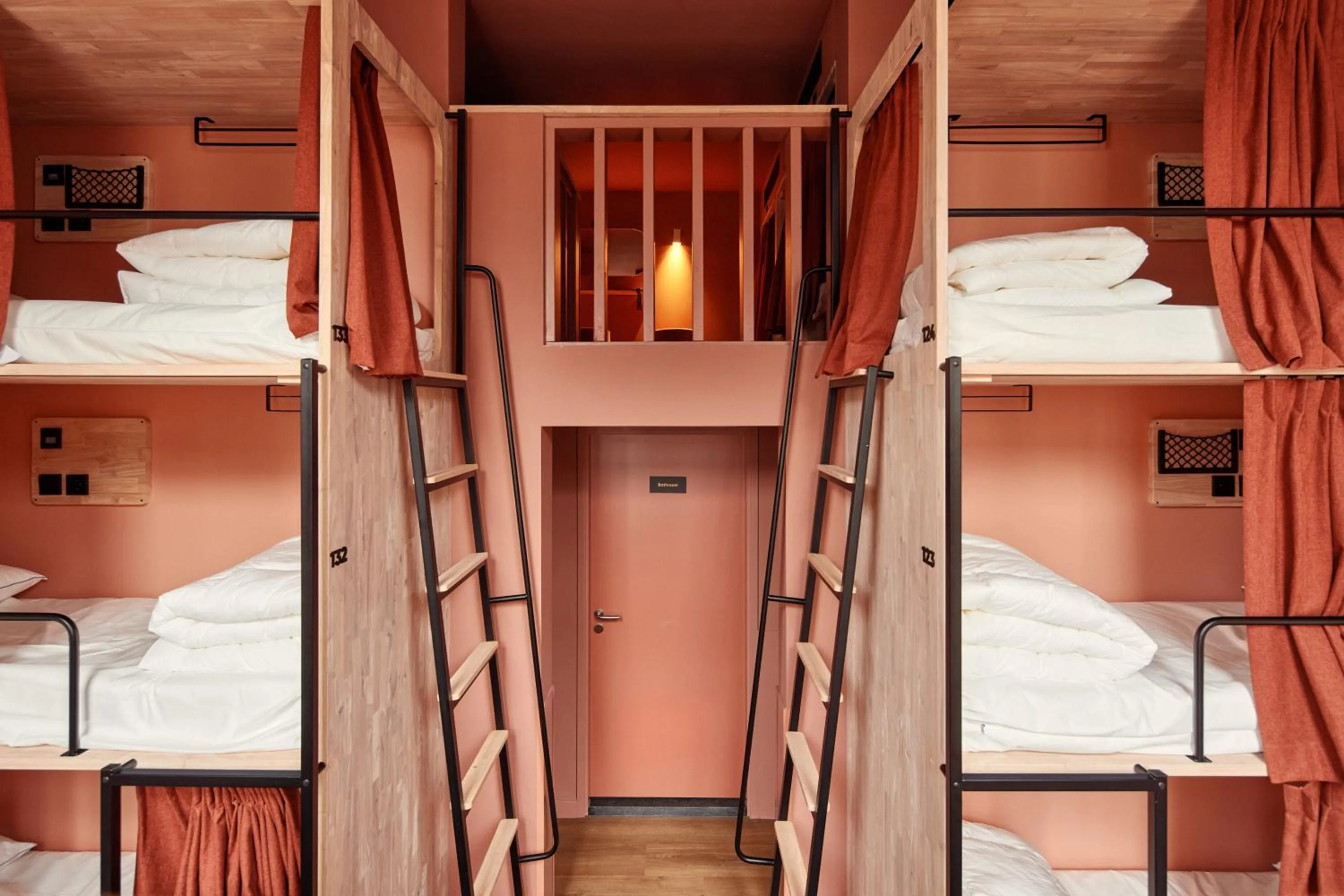 Photo of the whole room, Bed in The Elephant Hostel