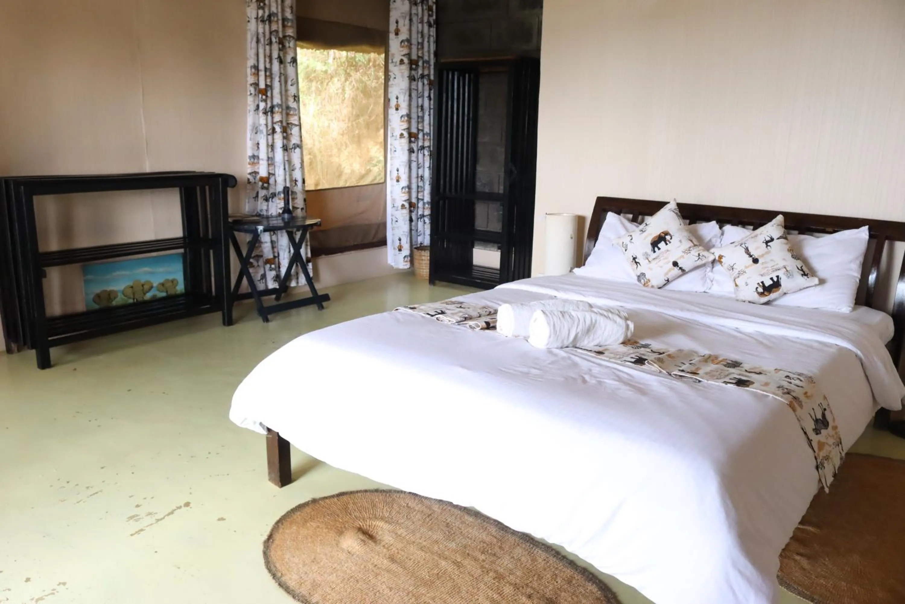 Bed in Maili Saba Camp