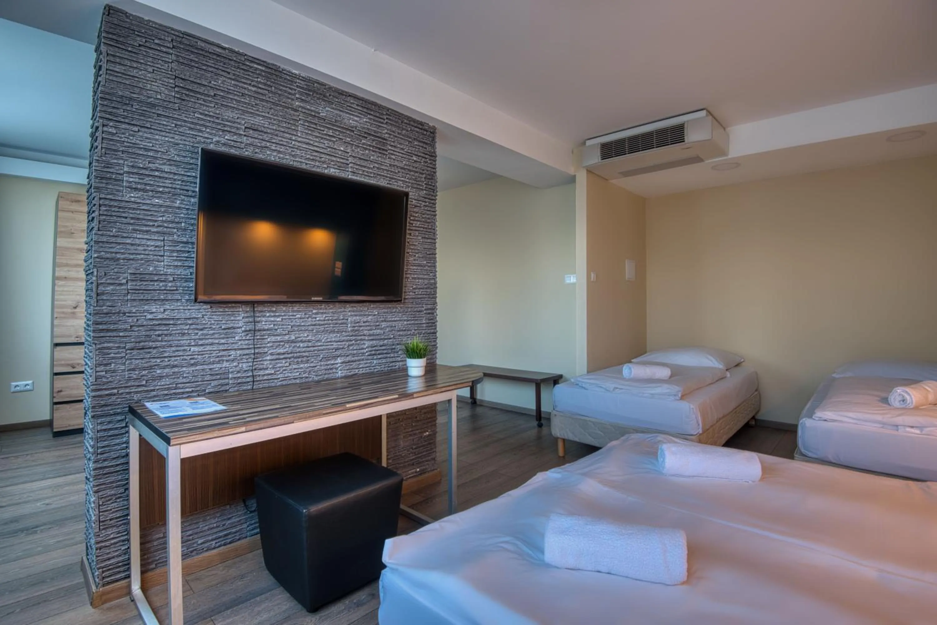 TV and multimedia, Bed in City Budget Hotel