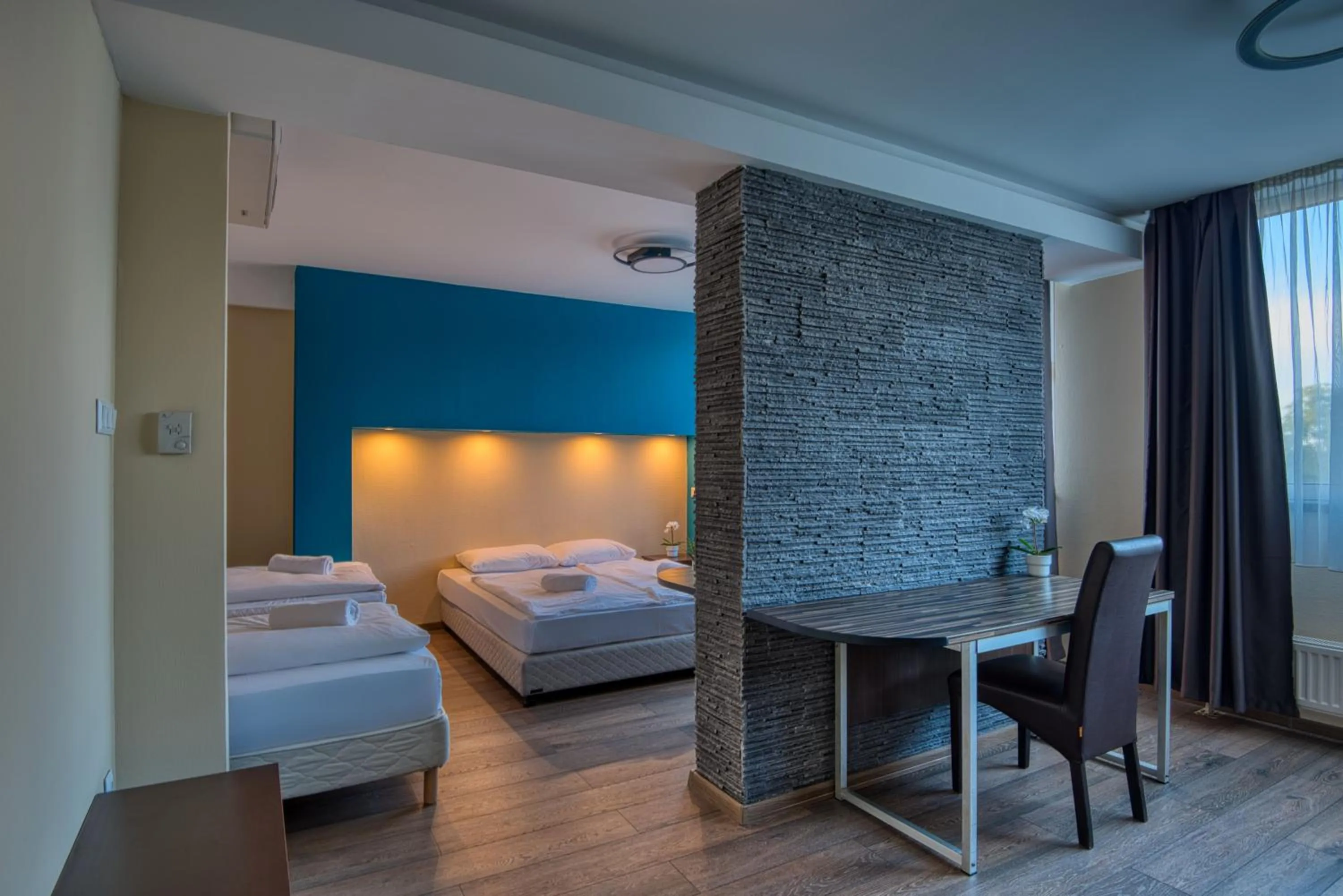 Bedroom, Bed in City Budget Hotel