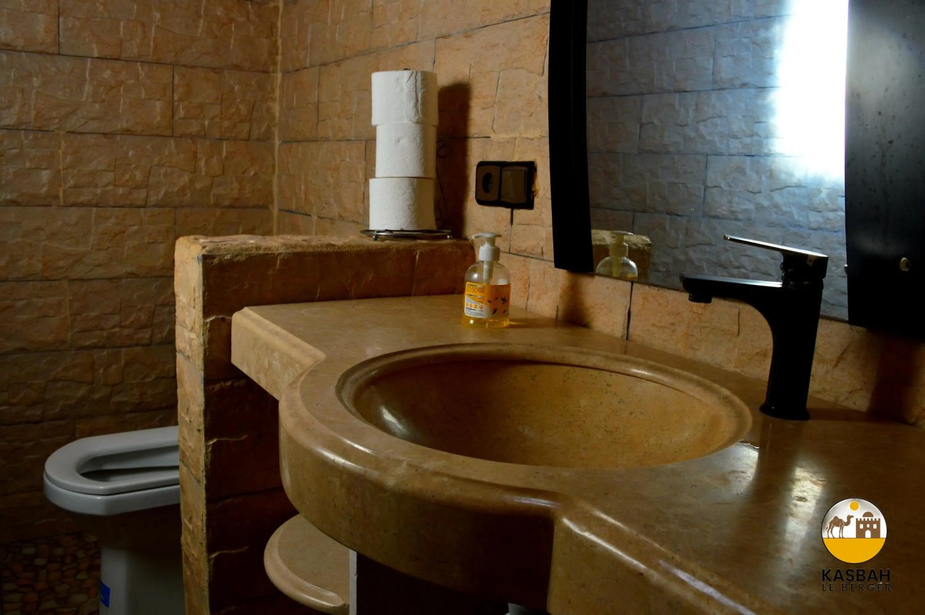 Shower in Kasbah Du Berger & Piscine