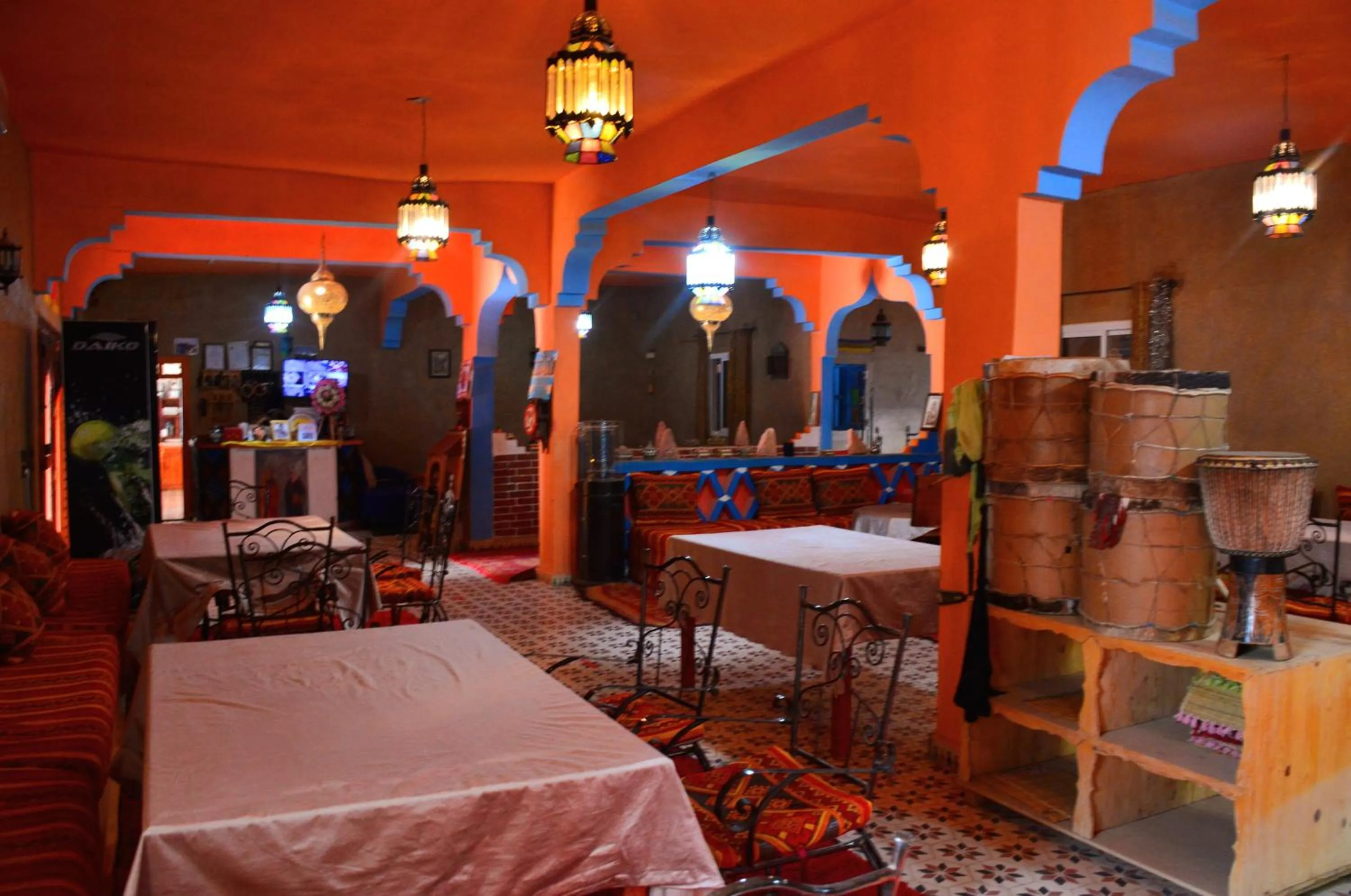 Restaurant/places to eat in Kasbah Du Berger & Piscine