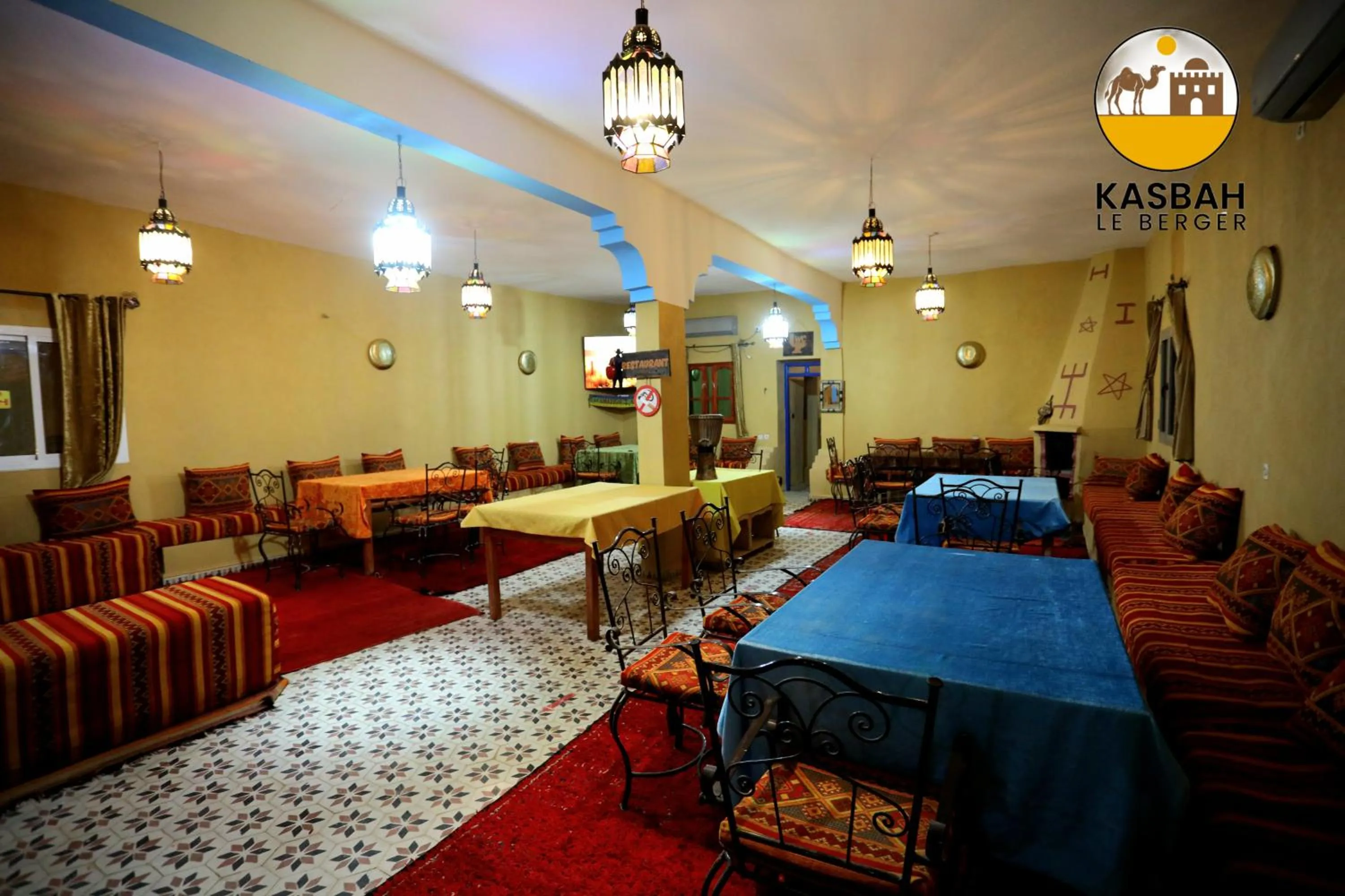 Restaurant/places to eat in Kasbah Du Berger & Piscine