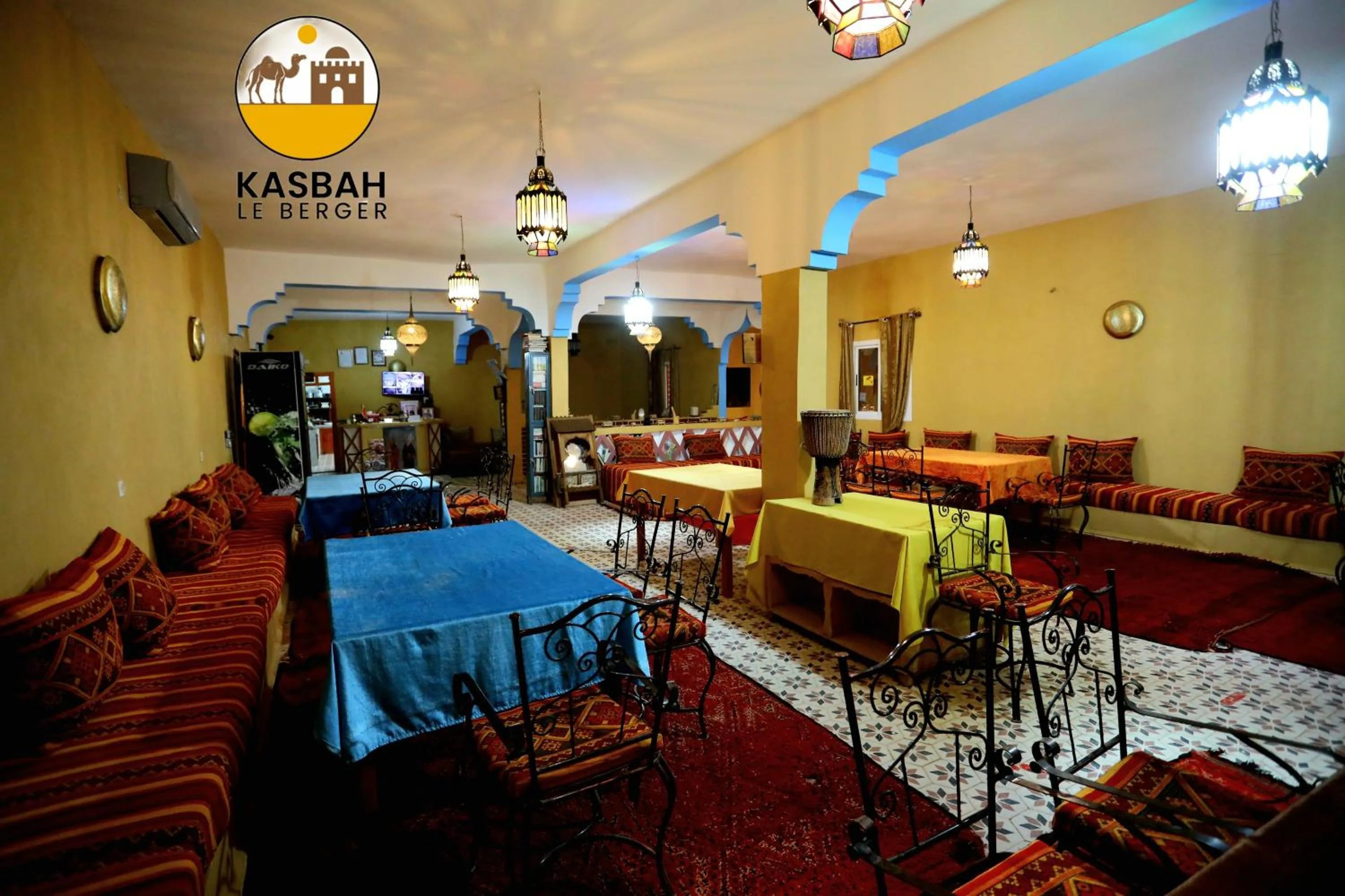 Restaurant/places to eat in Kasbah Du Berger & Piscine