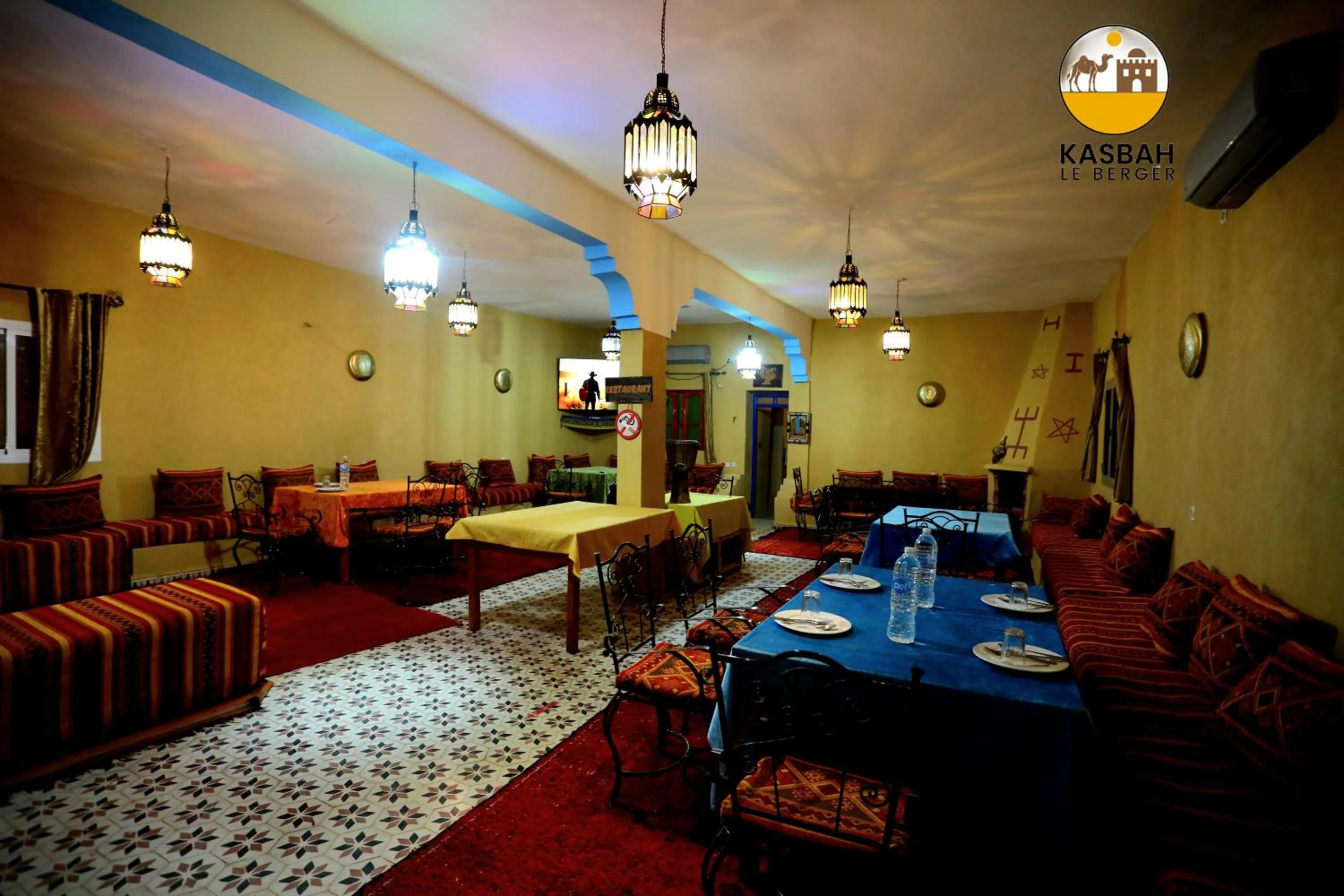 Restaurant/places to eat in Kasbah Du Berger & Piscine