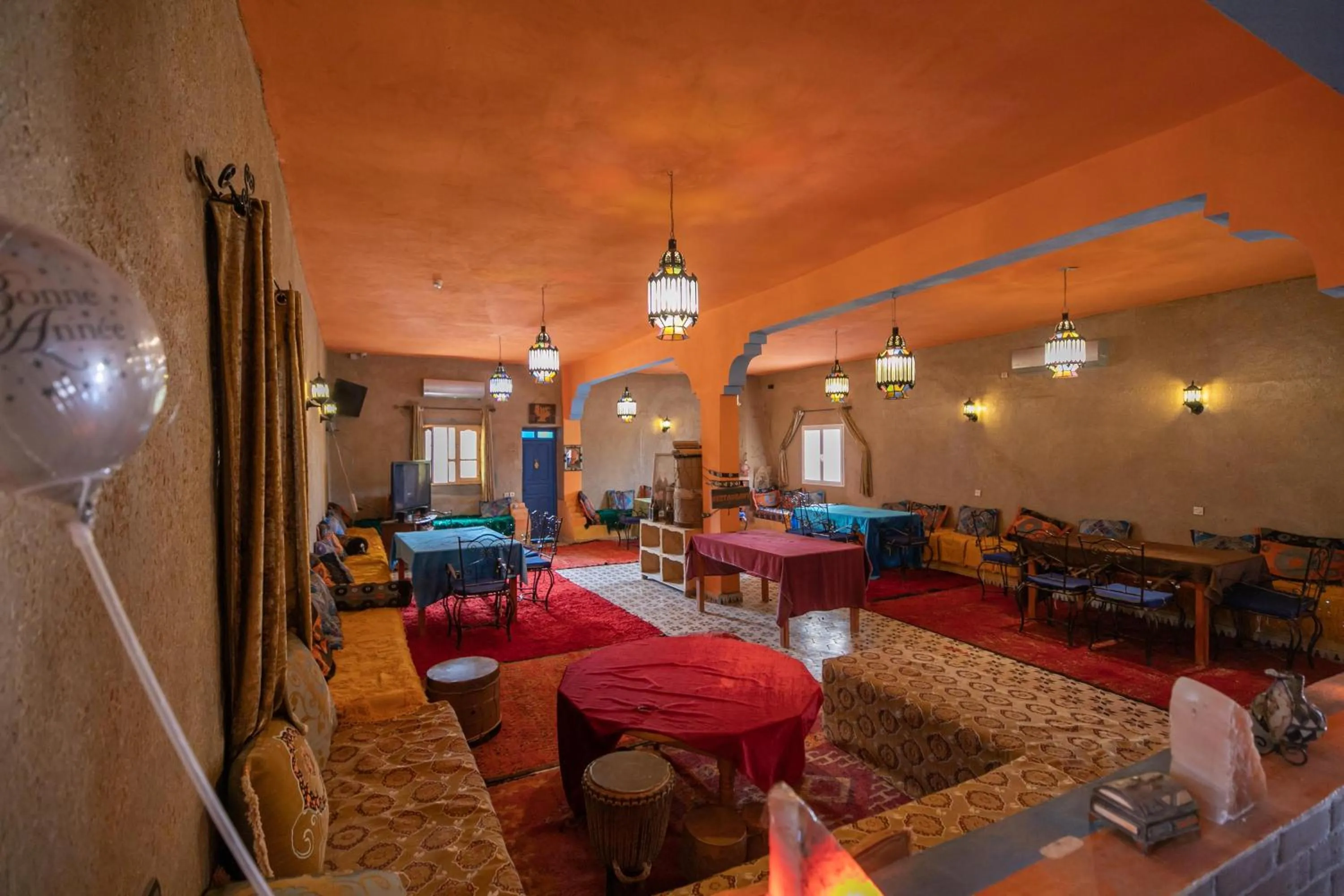 Restaurant/places to eat in Kasbah Du Berger & Piscine