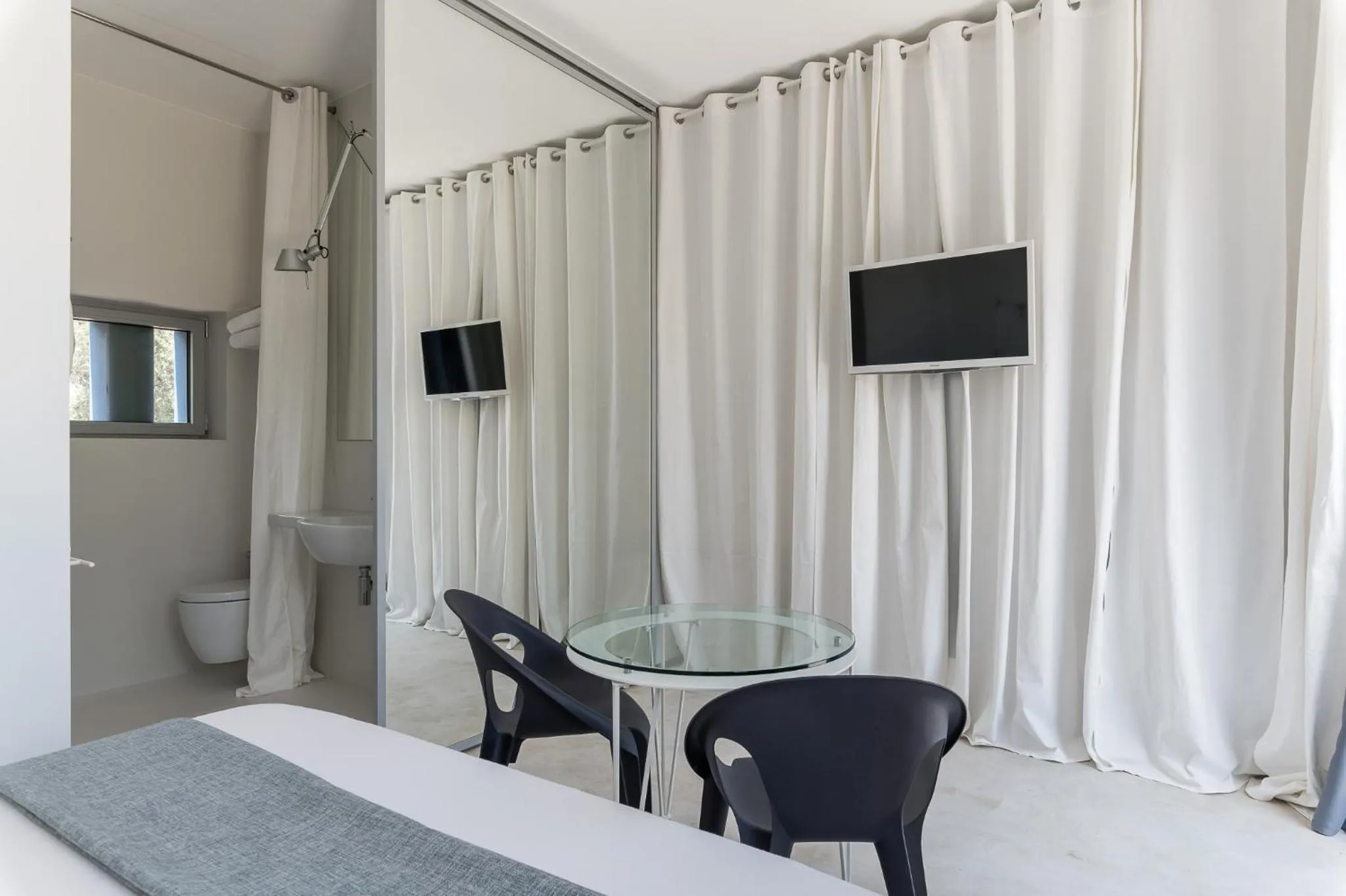 Bedroom in Calcebianca