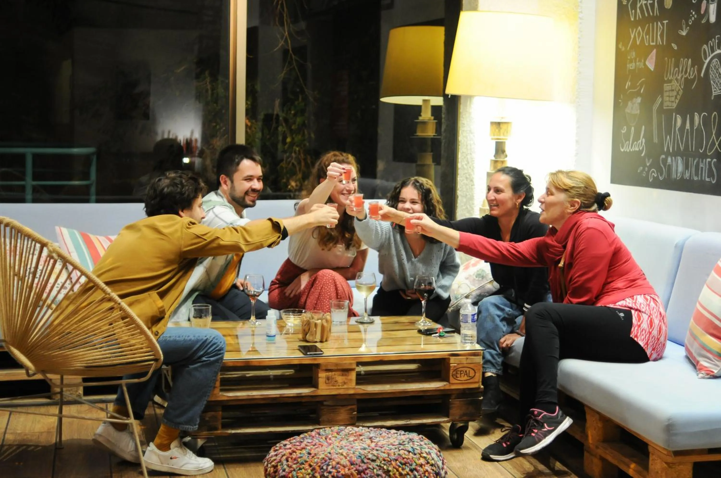 Lounge or bar in STAY Rhodes HoStel & Bar