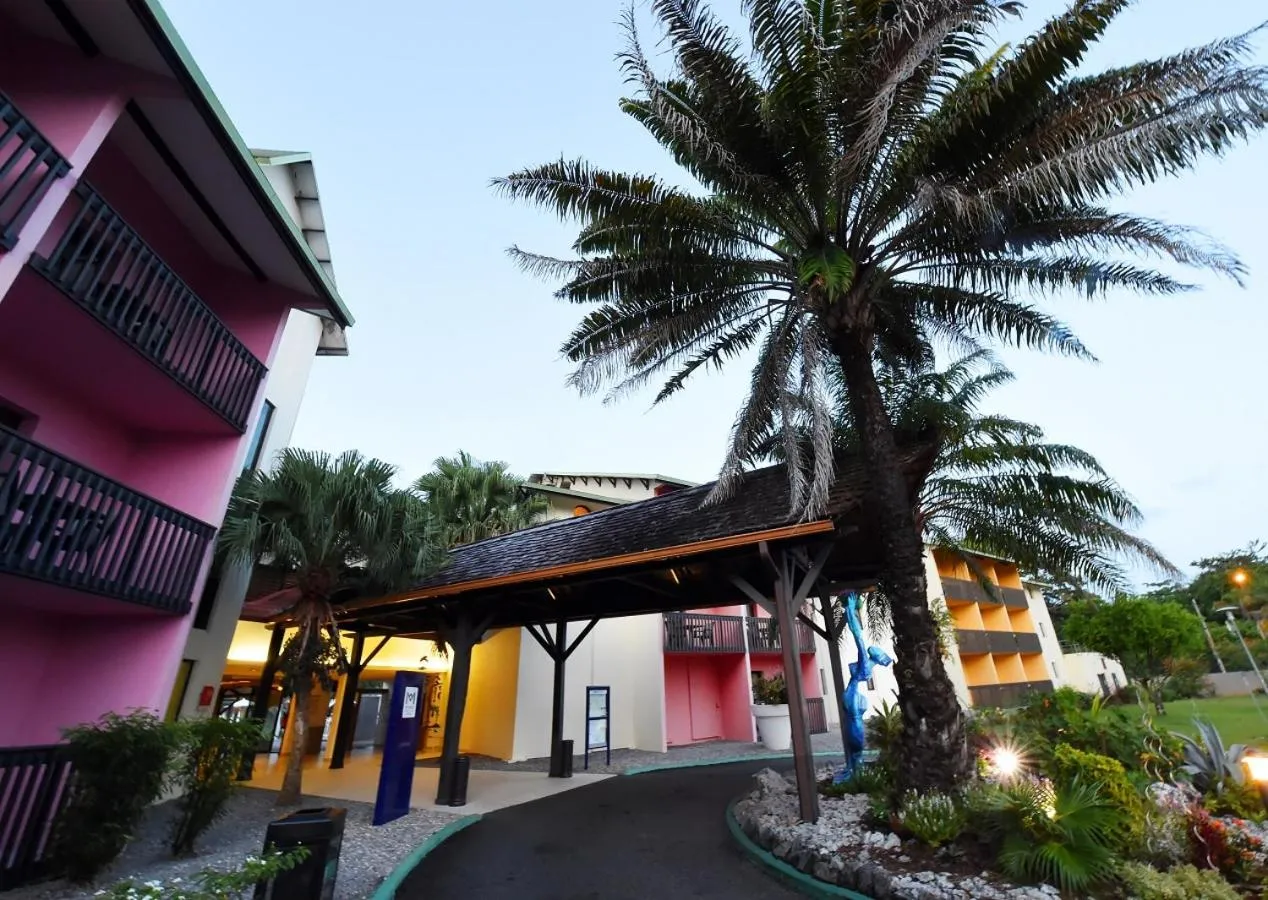 Facade/entrance in Grand Hotel Montabo