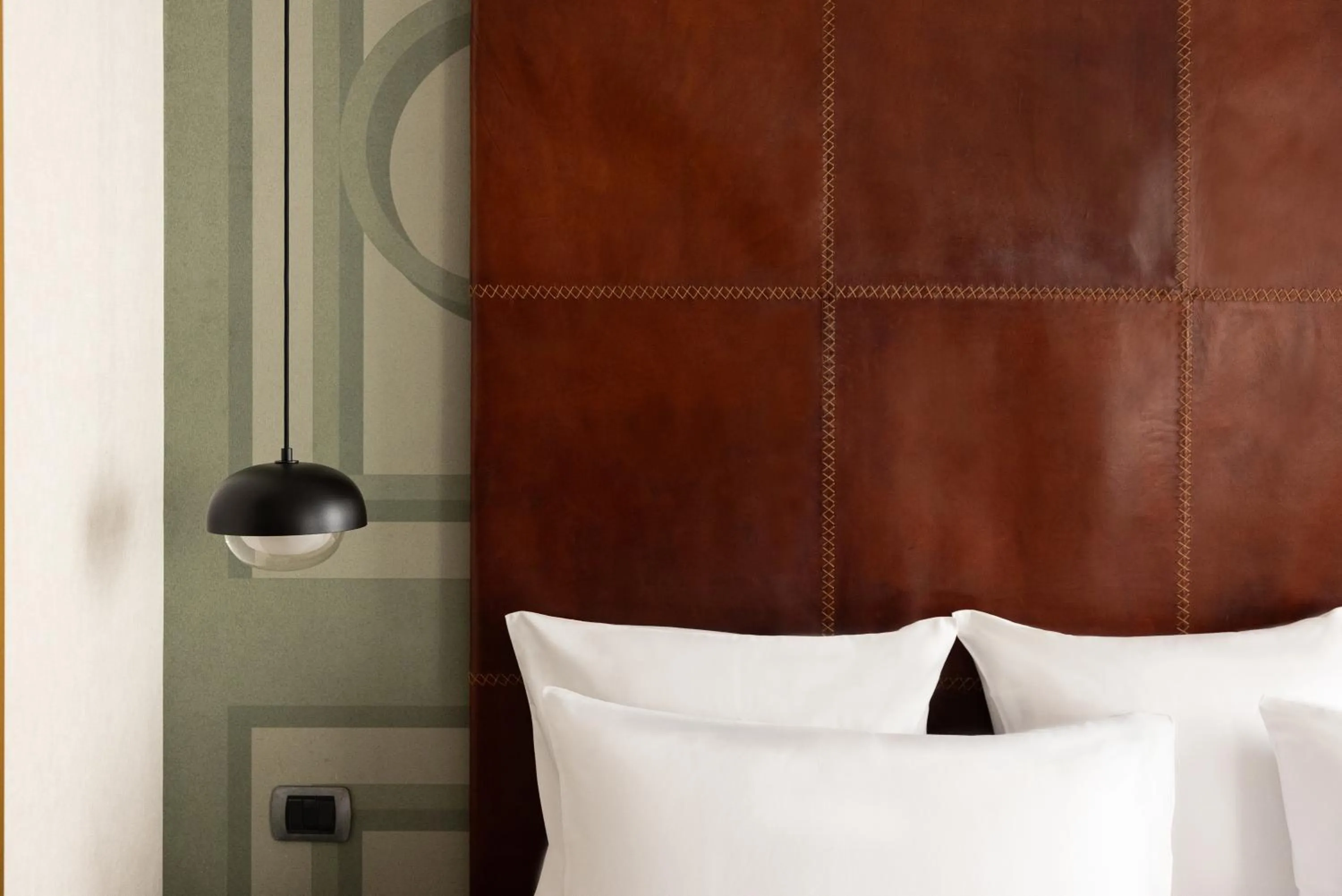 Bed in Hotel Art by the Spanish Steps UNA Esperienze