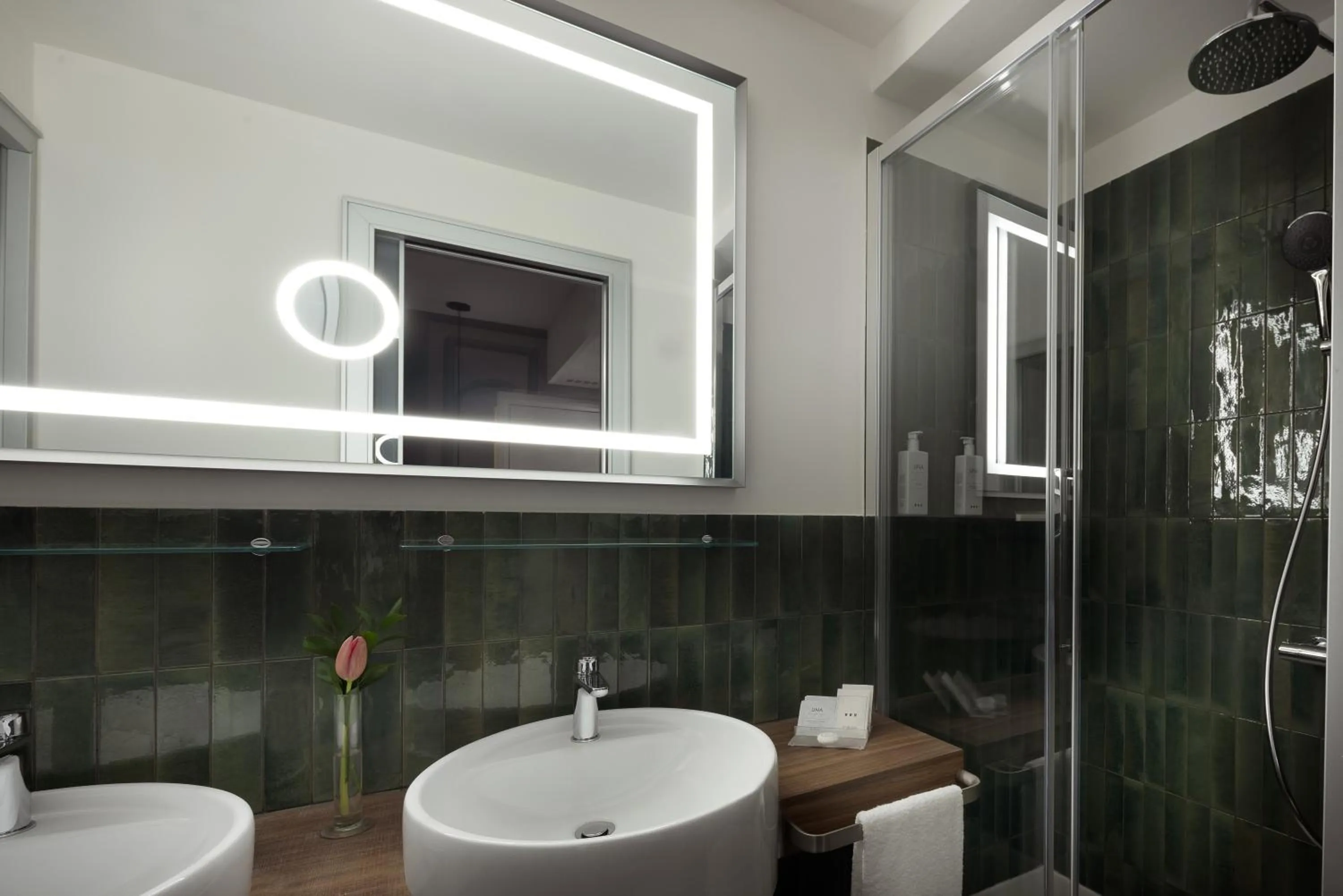 Bathroom in Hotel Art by the Spanish Steps UNA Esperienze