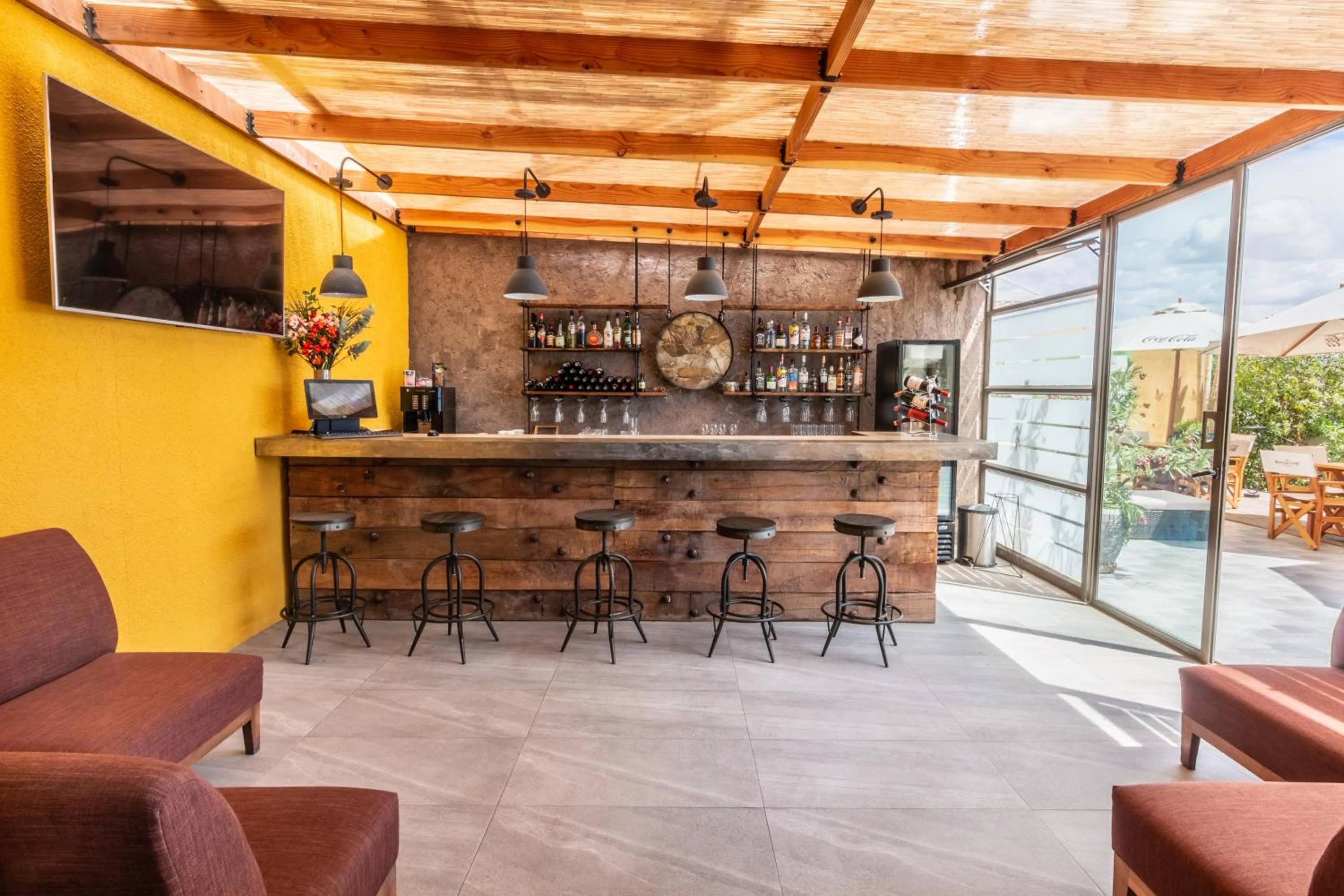 Communal lounge/ TV room in Geotel Calama