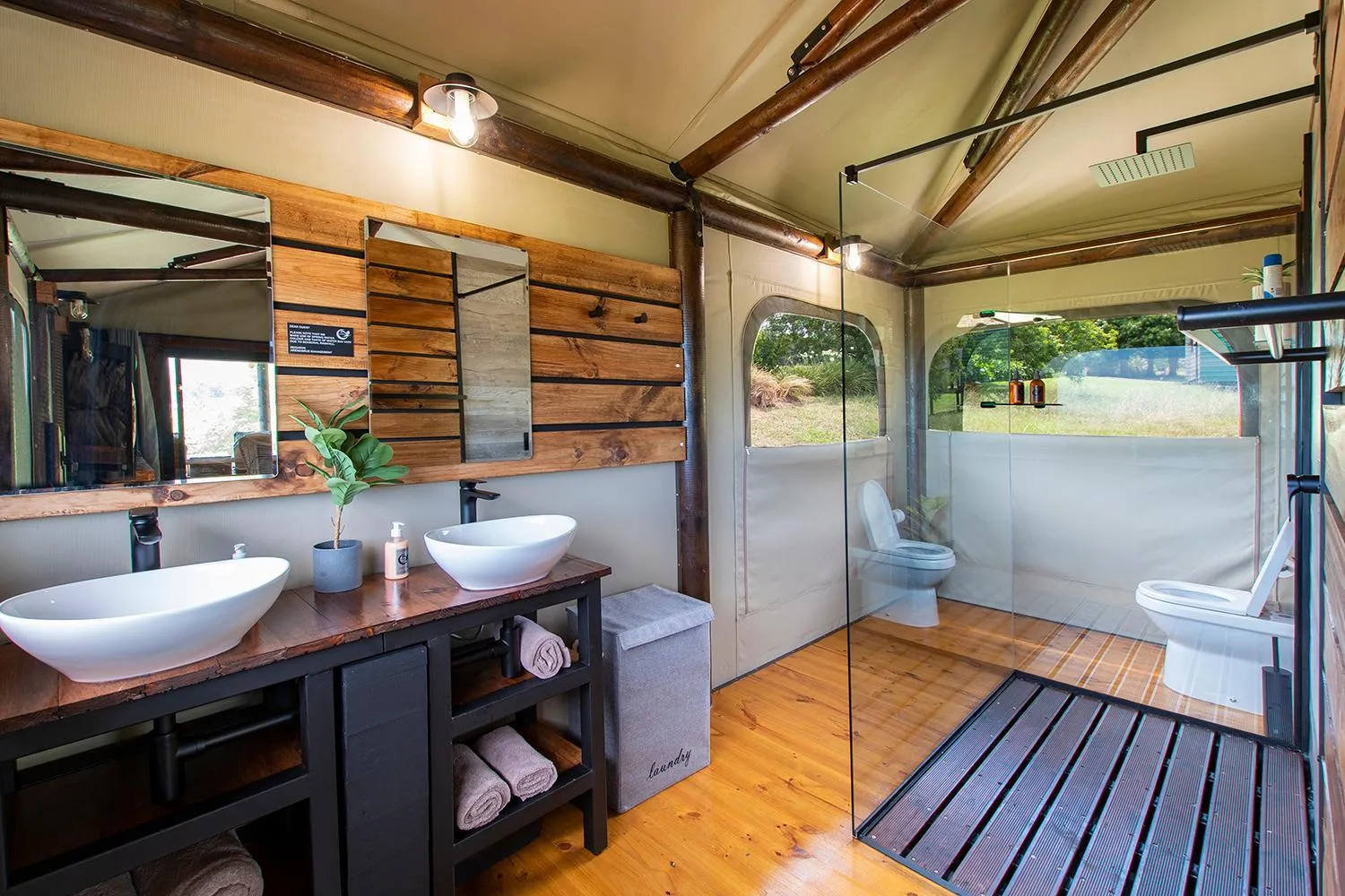 Bathroom in ArendsRus Country Resort