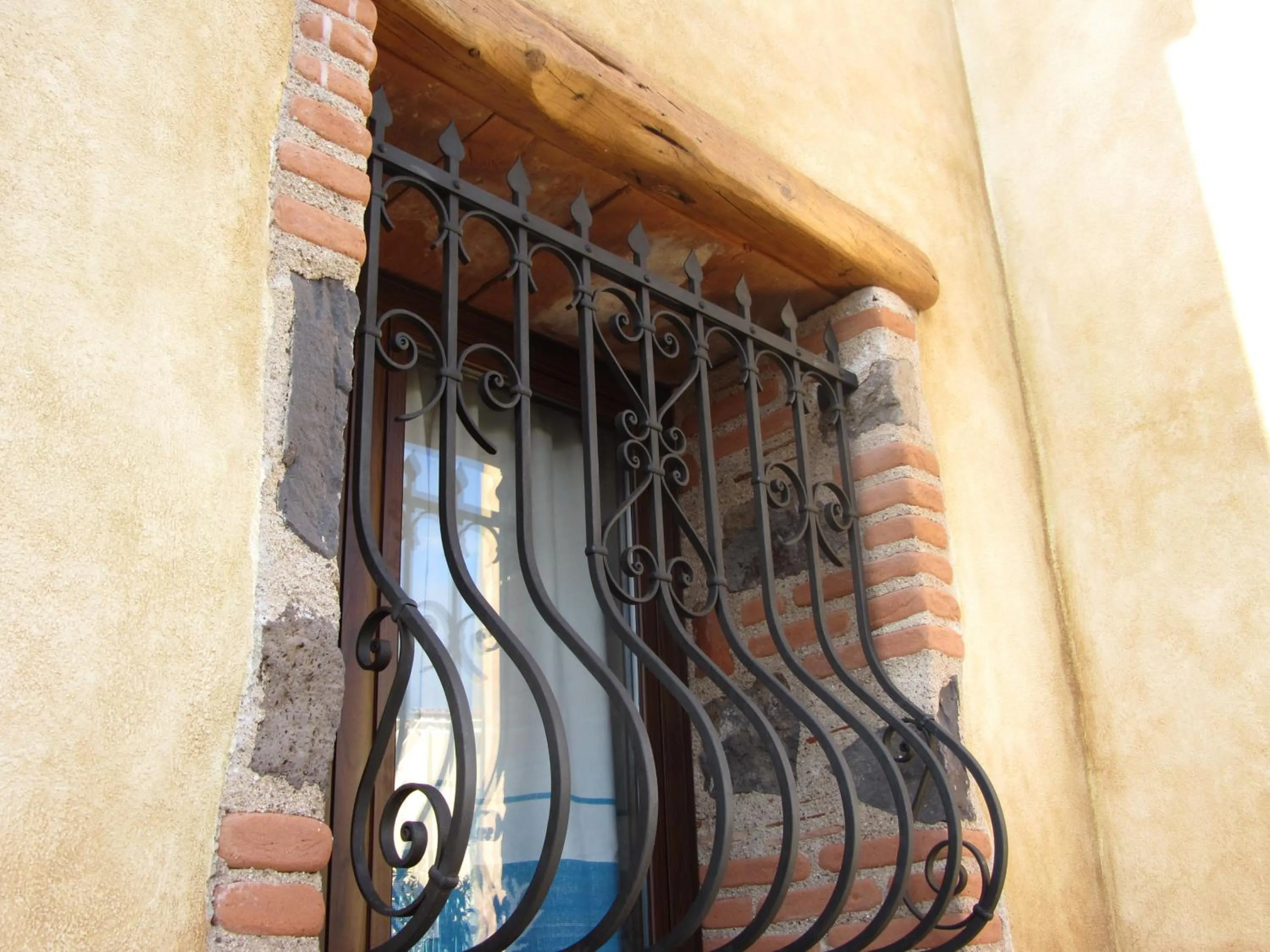 Facade/entrance in Faunele